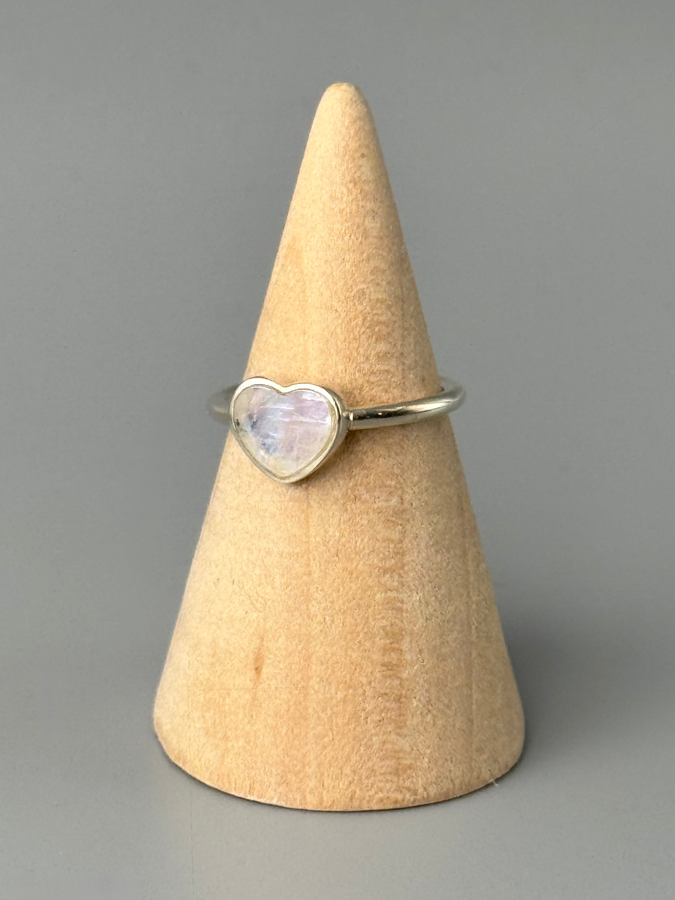 •RAINBOW MOONSTONE - HEART• silver ring (various sizes)