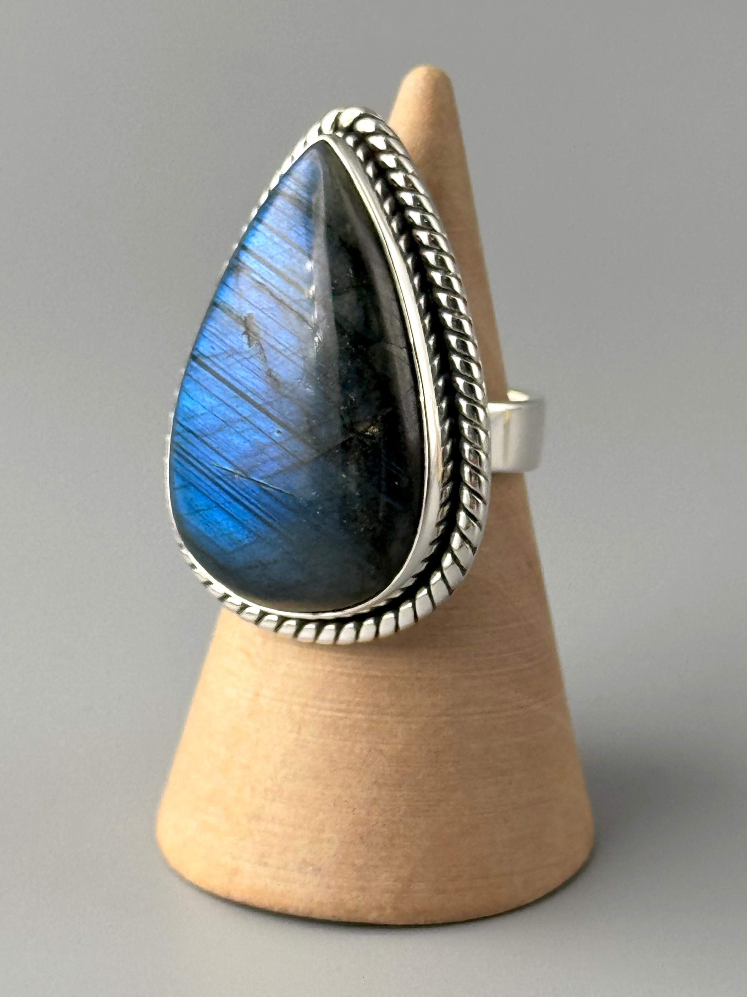 •LABRADORITE - TEARDROP• silver ring (size 6)
