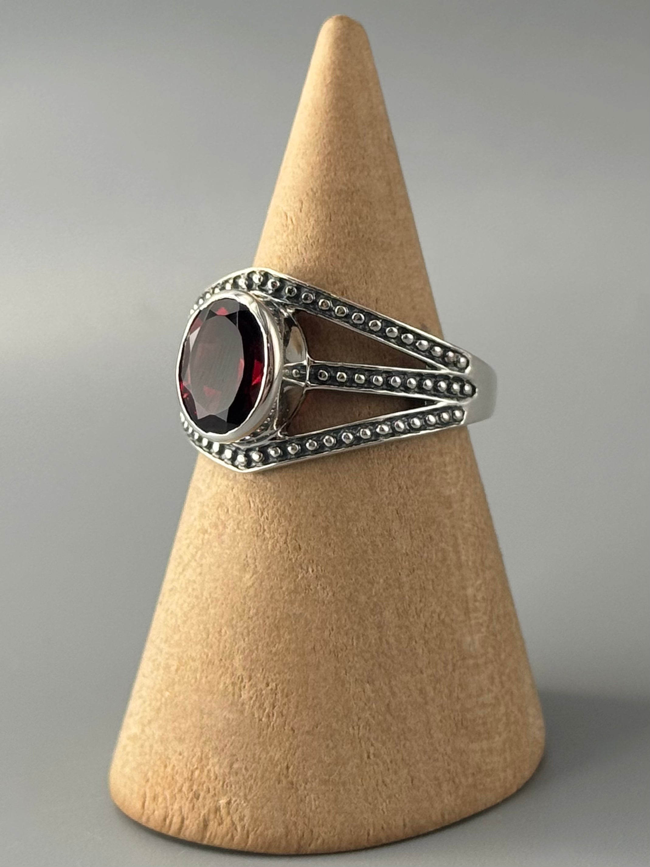 •GARNET - ASGARD• split band silver ring (various sizes)