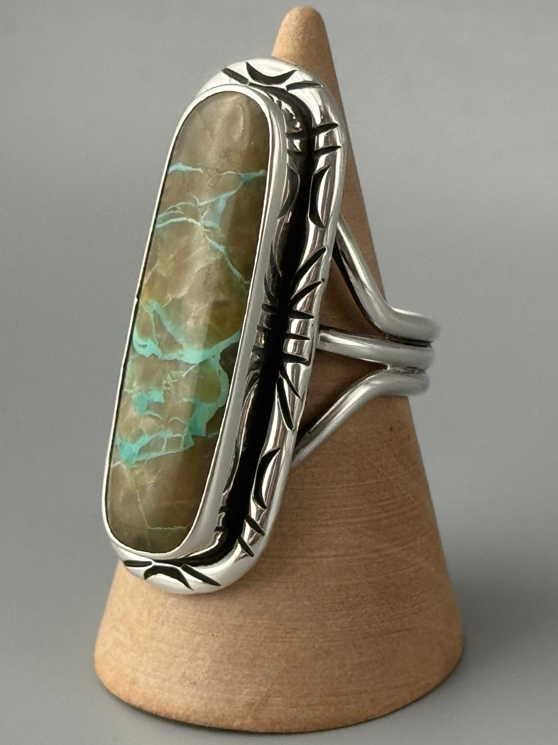 •BOULDER TURQUOISE - AZHÍ• Navajo silver ring (size 9.75)