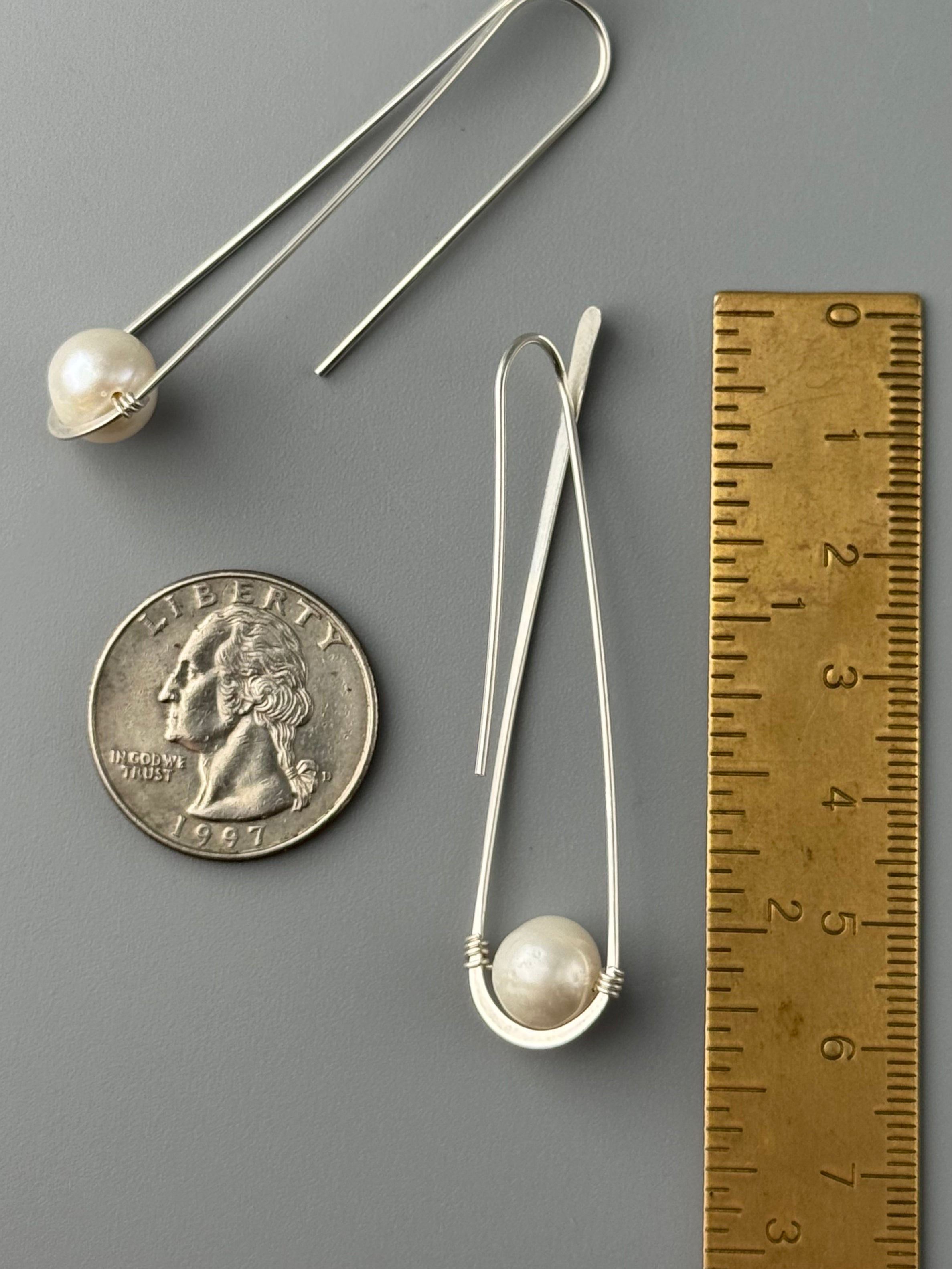 •DEEP DROP THREADER• pearl + silver earrings