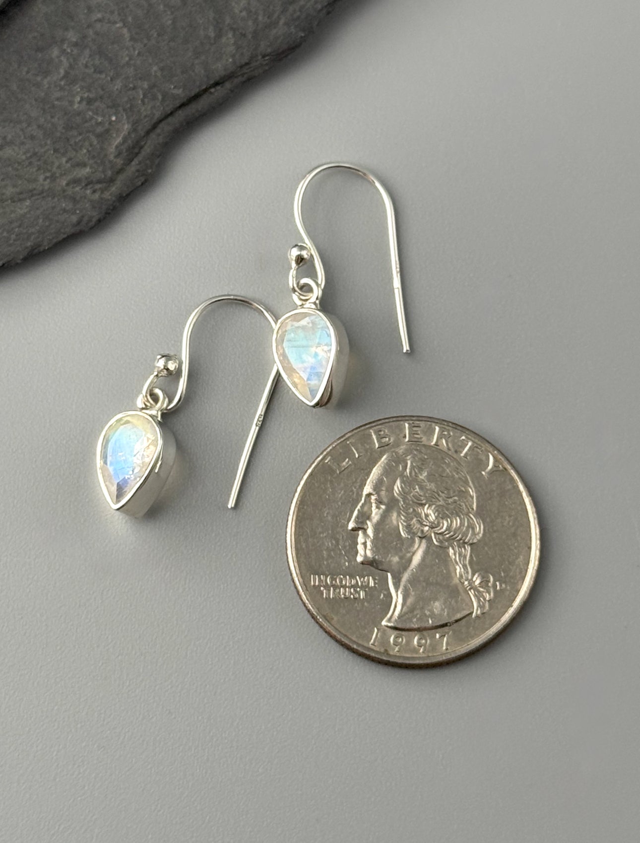 •RAINBOW MOONSTONE - FACETED SPEAR TEAR• silver dangle earrings