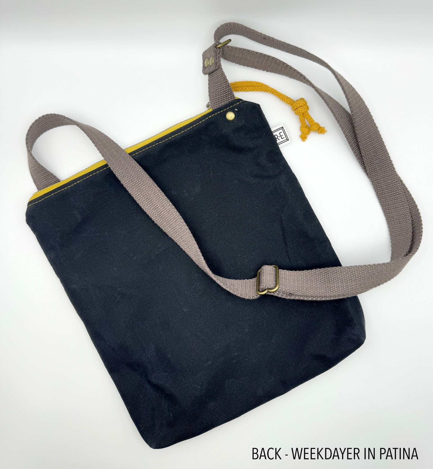 •WEEKDAYER - AMANITA• waxed canvas crossbody