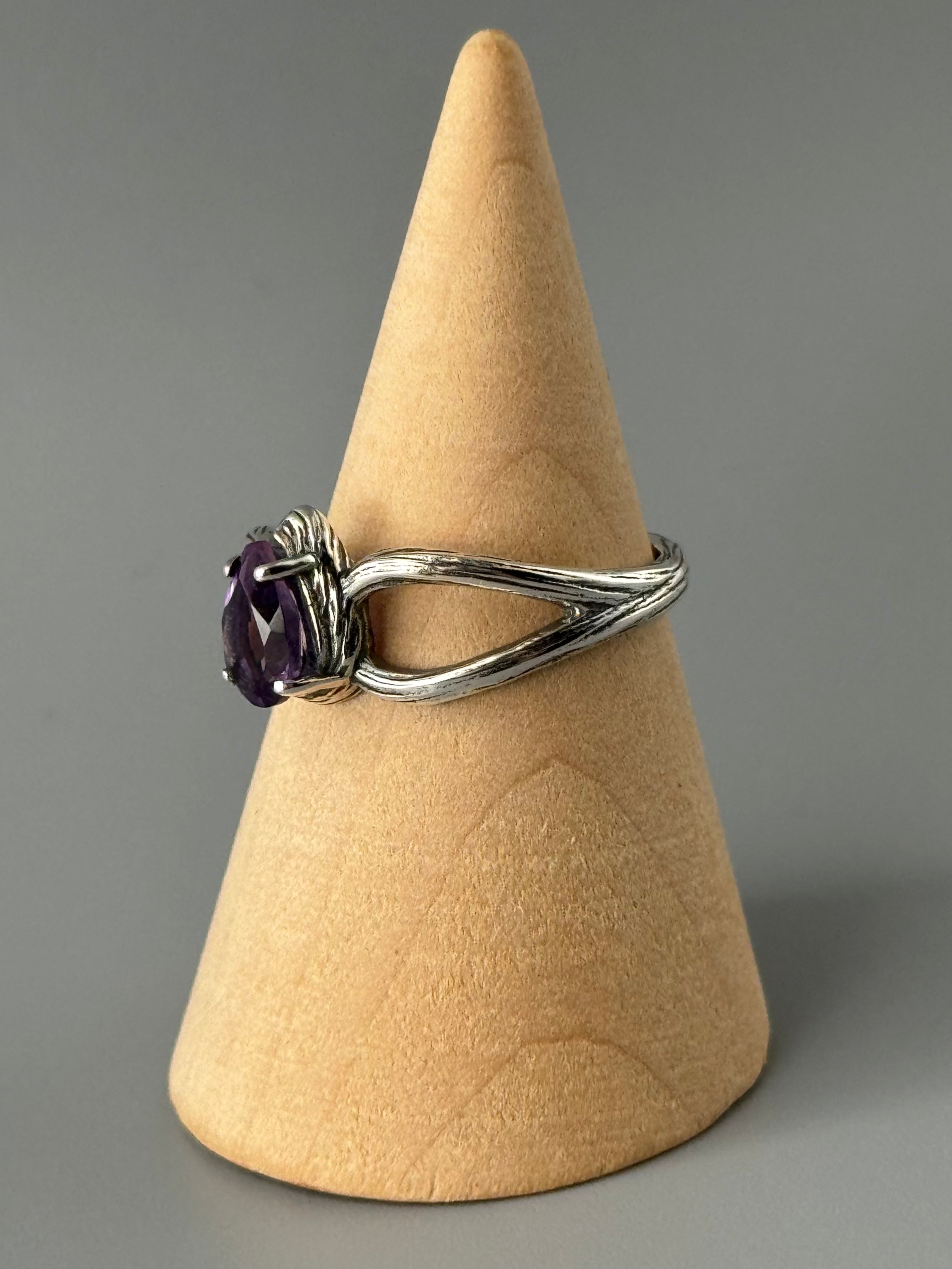 •AMETHYST - PRECIOUS• prong set silver ring (size 8)