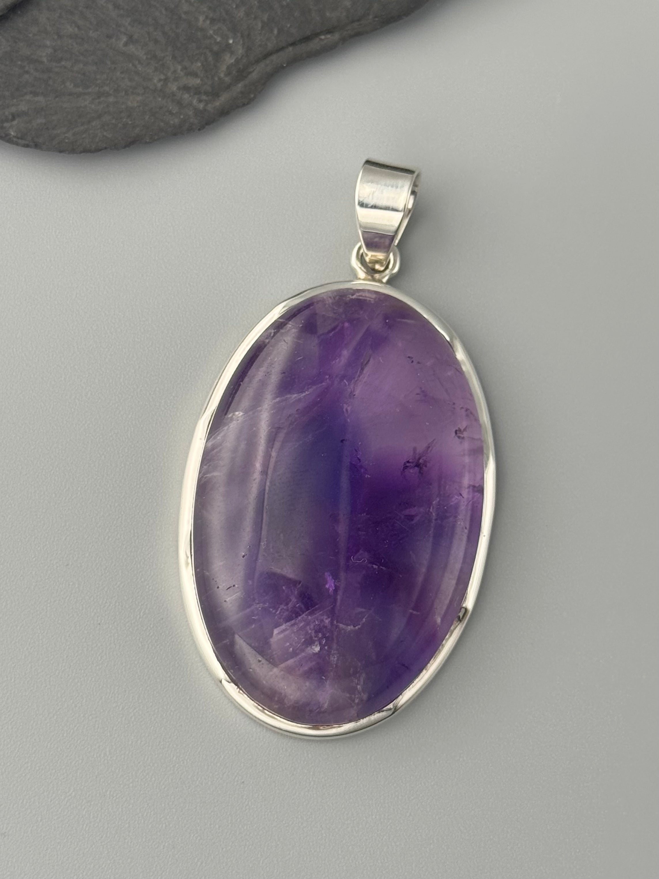 •AMETHYST - LARGE OVAL• scalloped bezel silver pendant