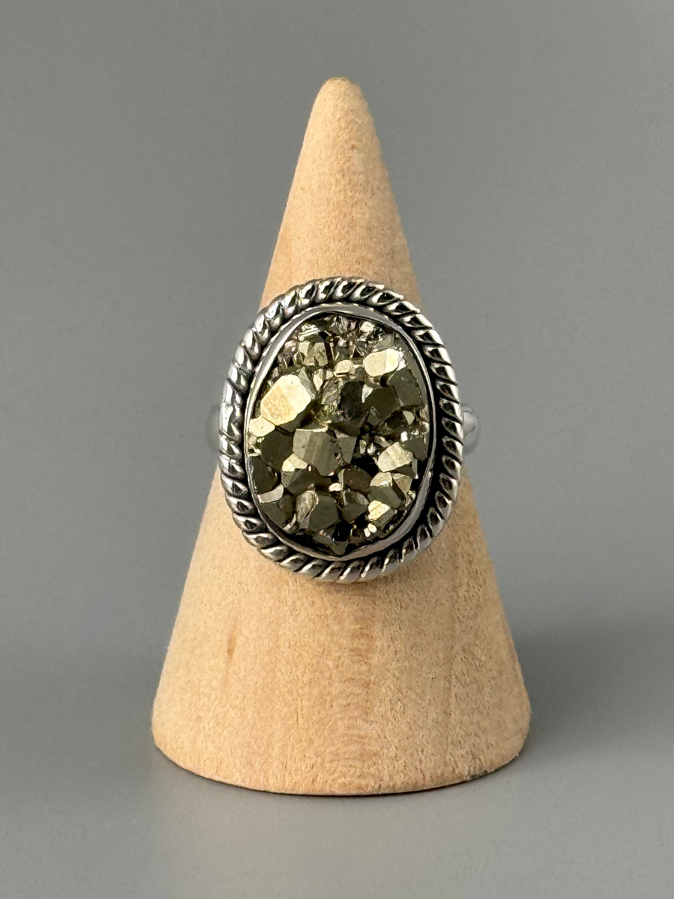 •PYRITE - ROPED OVAL• silver ring (size 9)