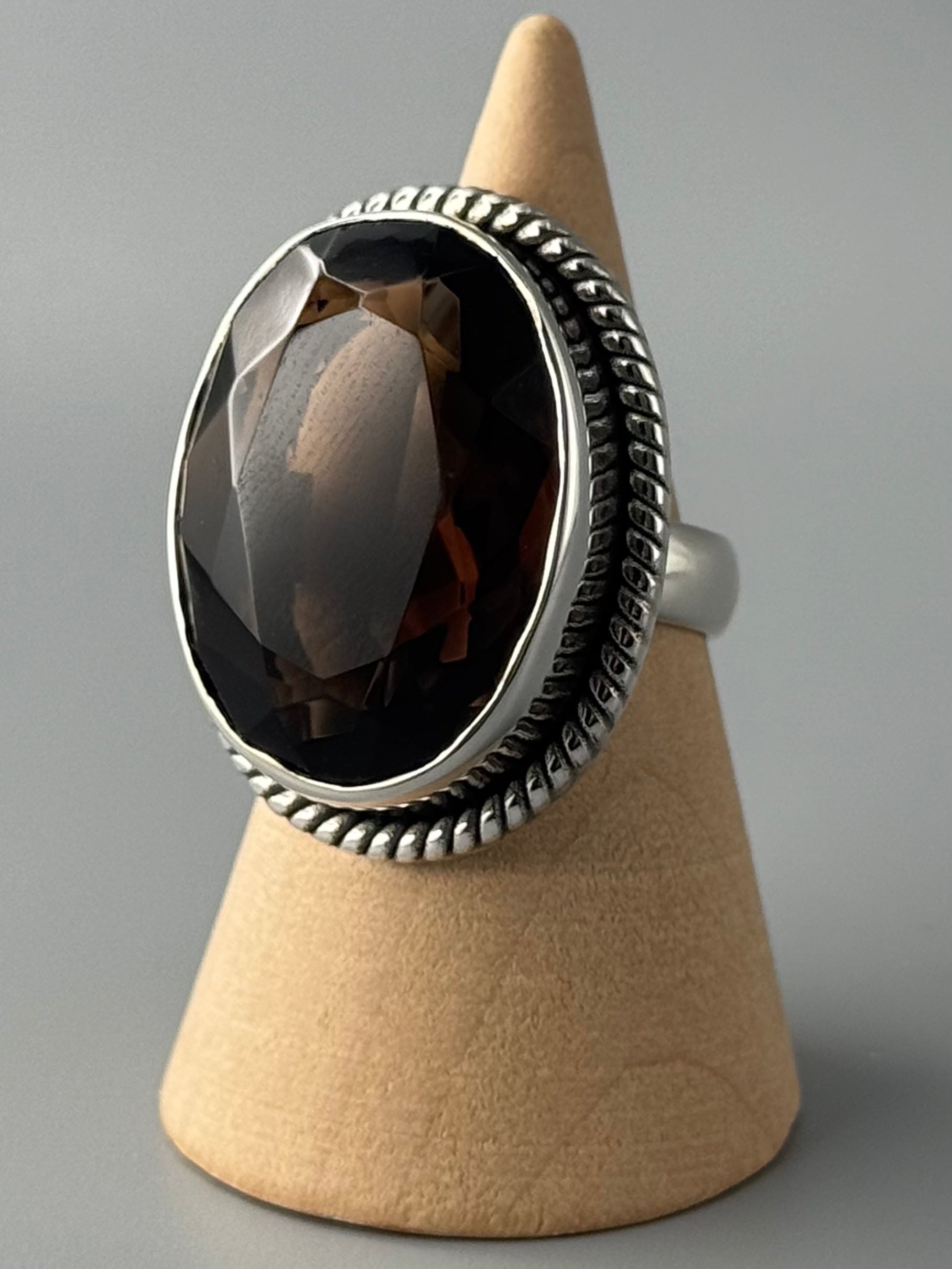 •FACETED SMOKY QUARTZ - OVAL• roped bezel silver ring (size 7.75)