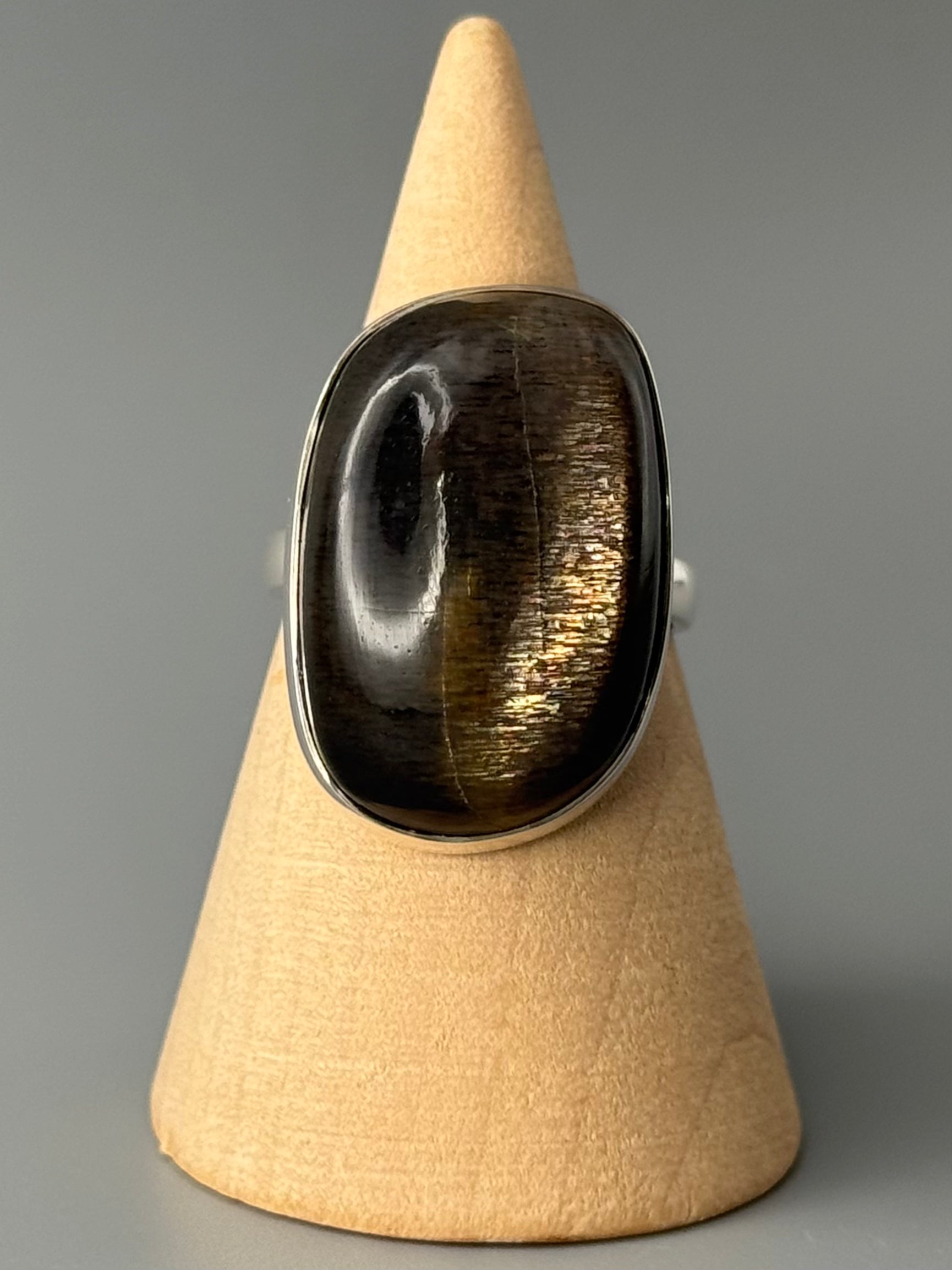 •SUN/MOONSTONE - FREEFORM• simple bezel silver ring (size 7)