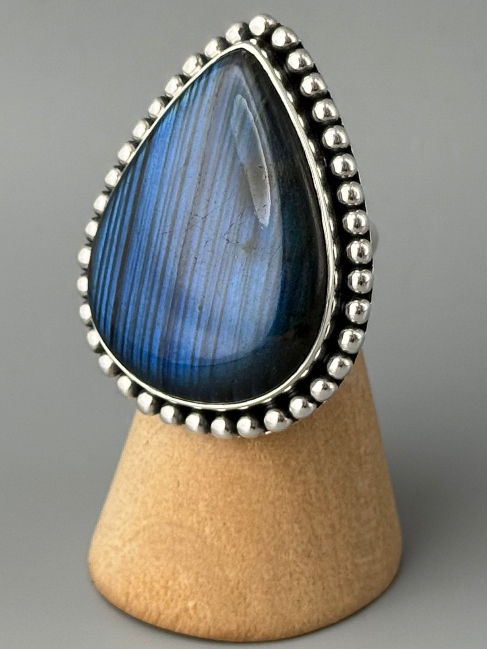 •LABRADORITE - TEAR• split band silver ring (size 6)
