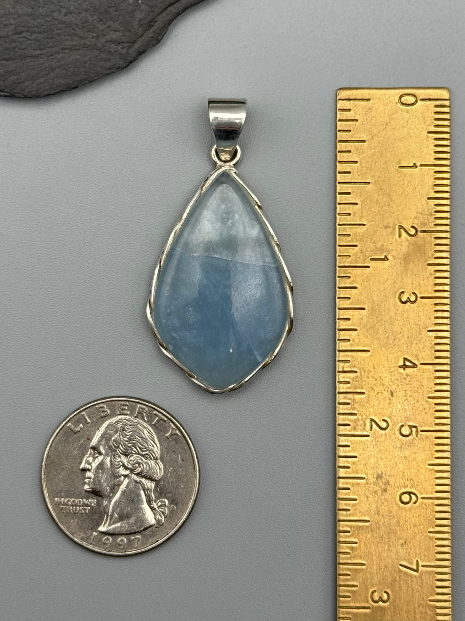 •AQUAMARINE - SOFT KITE• braided bezel silver pendant