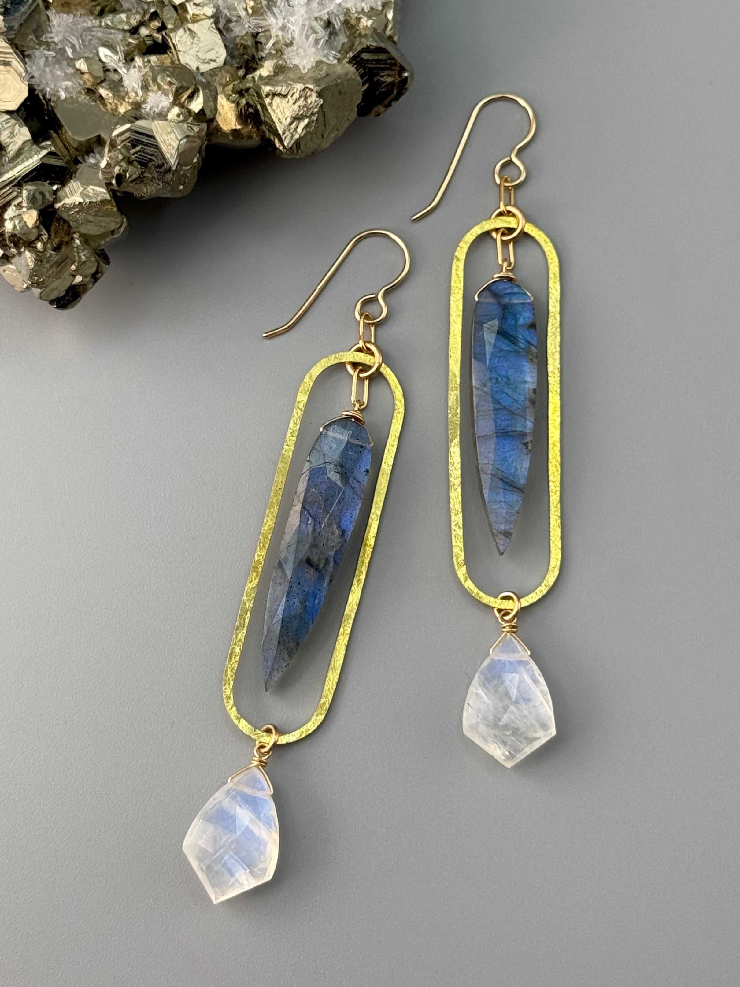•PENDULUM• labradorite + rainbow moonstone gold earrings
