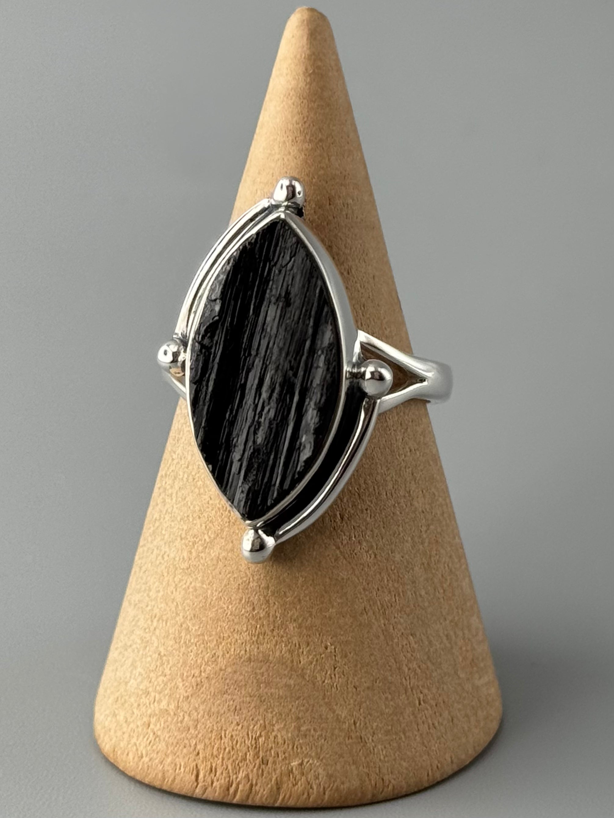 •BLACK TOURMALINE - BARBELLS• split band silver ring (various sizes)