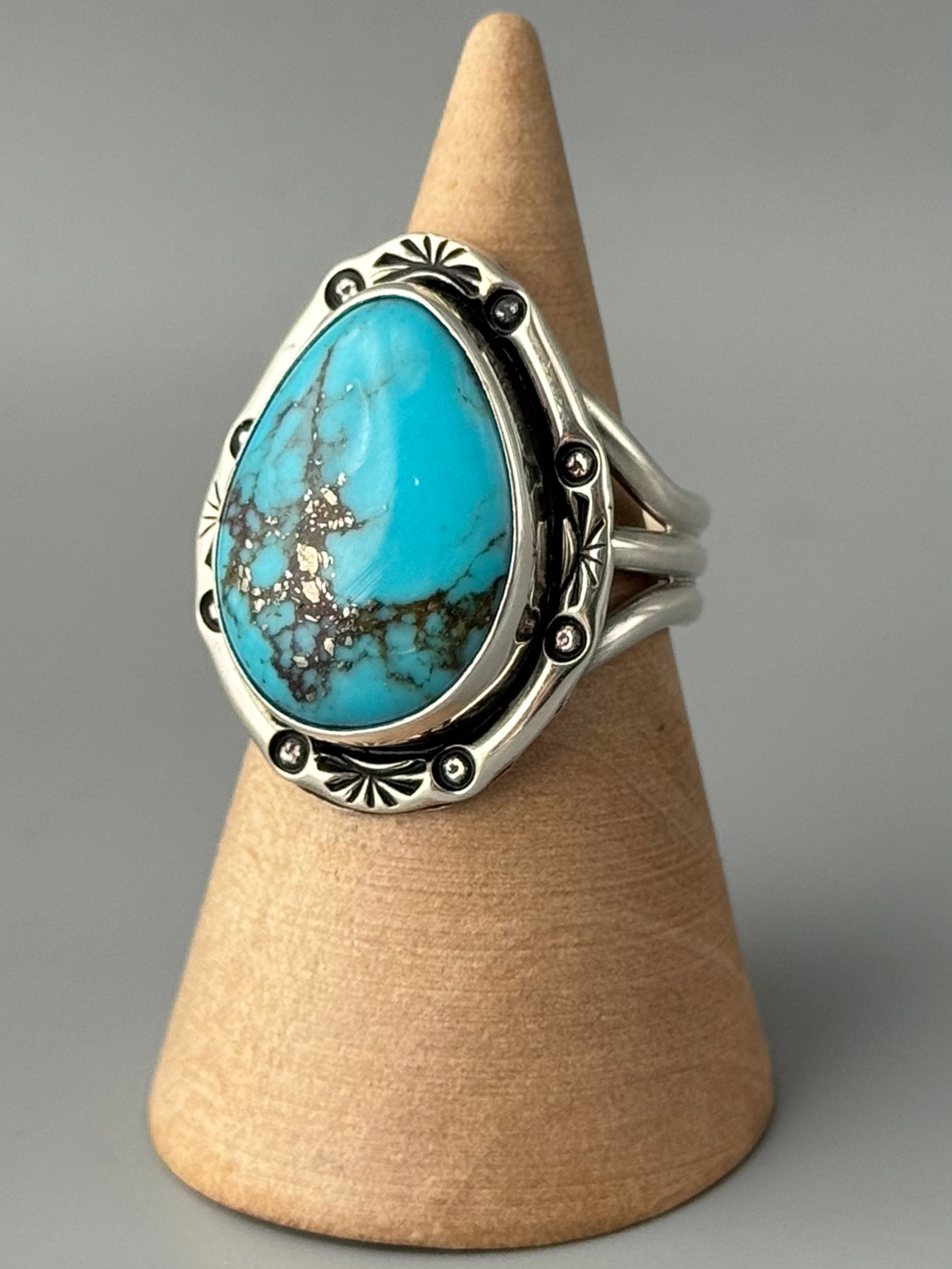•KINGMAN TURQUOISE - SHÁ• Navajo silver ring (size 8.5)