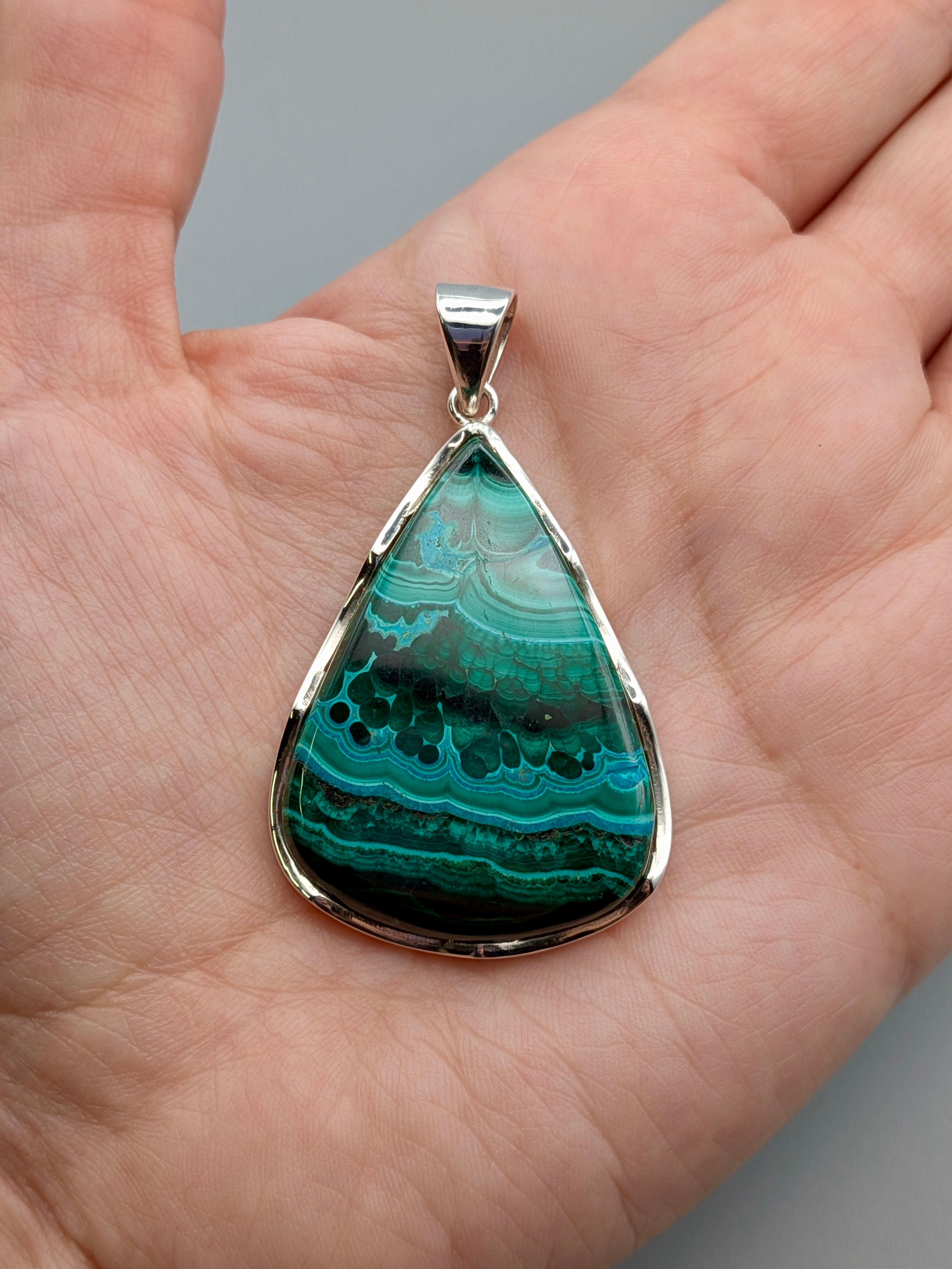 •MALACHITE - TEARDROP - SCALLOPED• sterling silver pendant