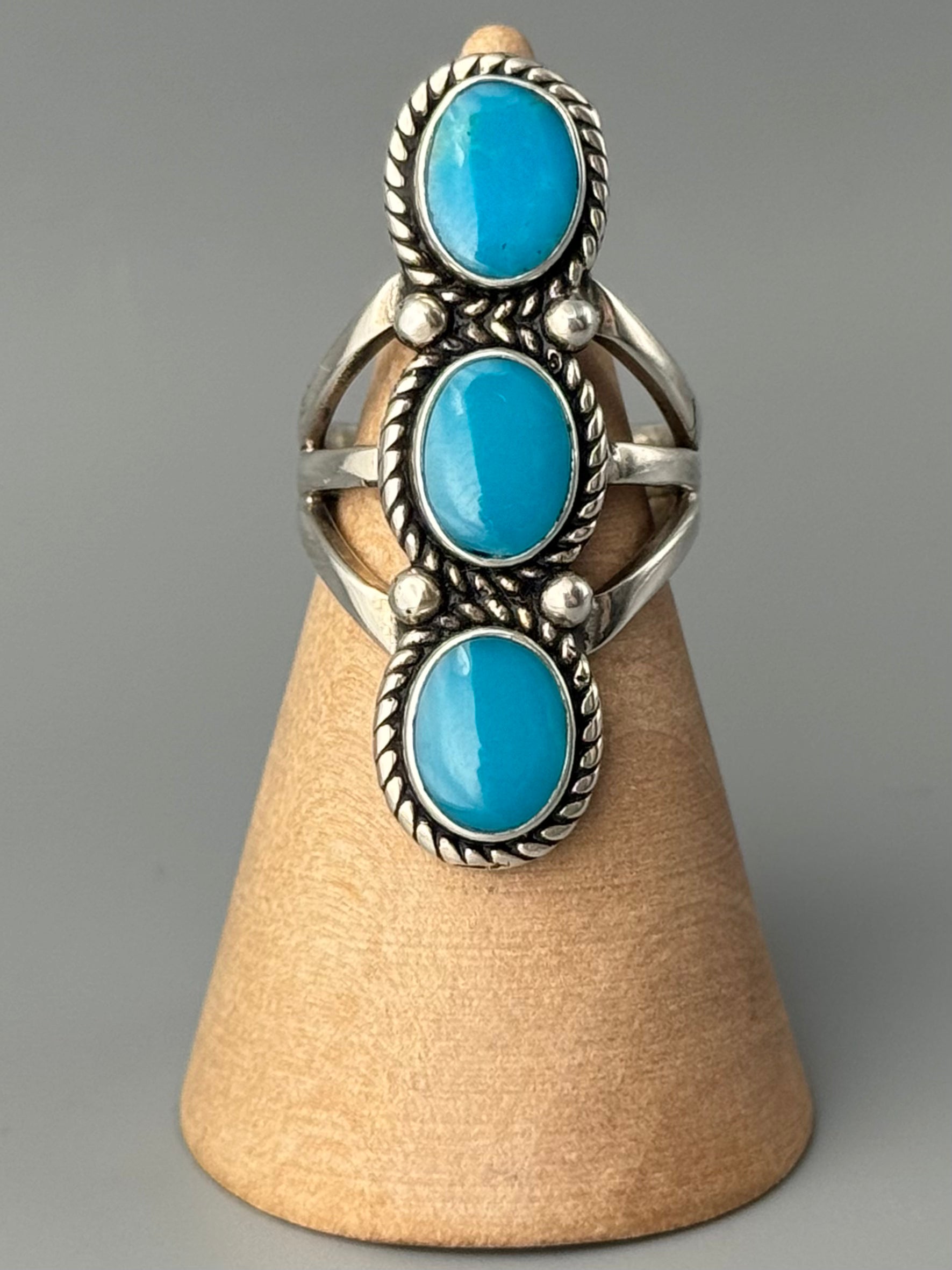 •KINGMAN TURQUOISE - TÁÁ• Navajo silver ring (size 5.25)