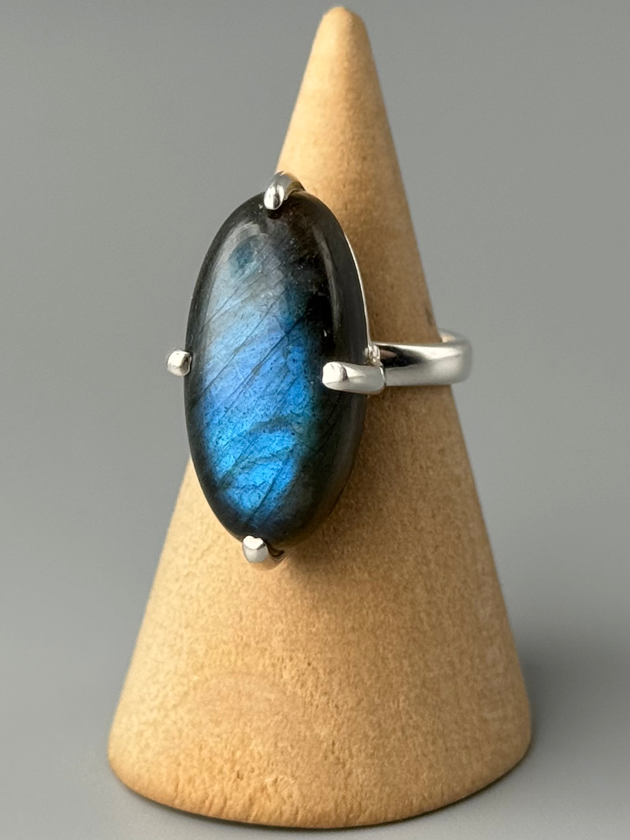 •LABRADORITE - MARQUISE• prong set silver ring (size 6.25)