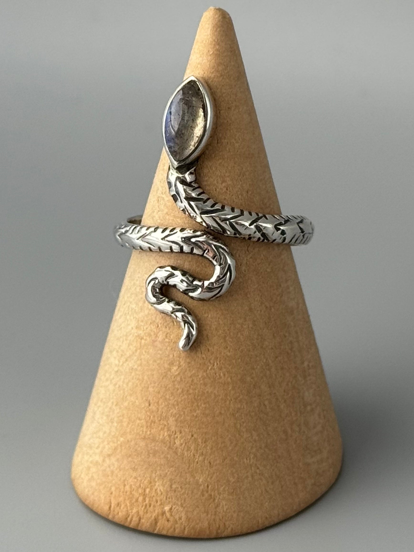•LABRADORITE - SLITHER• adjustable silver ring