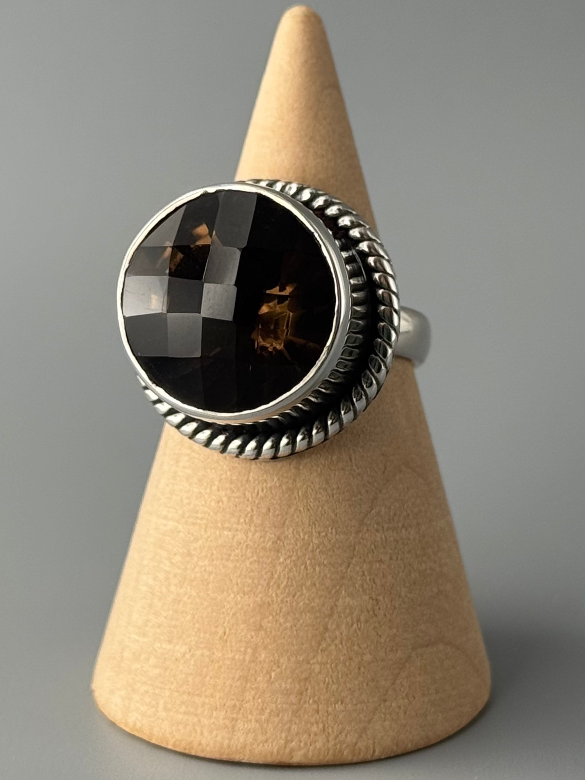 •FACETED SMOKY QUARTZ - ROUND• roped bezel silver ring (size 7)
