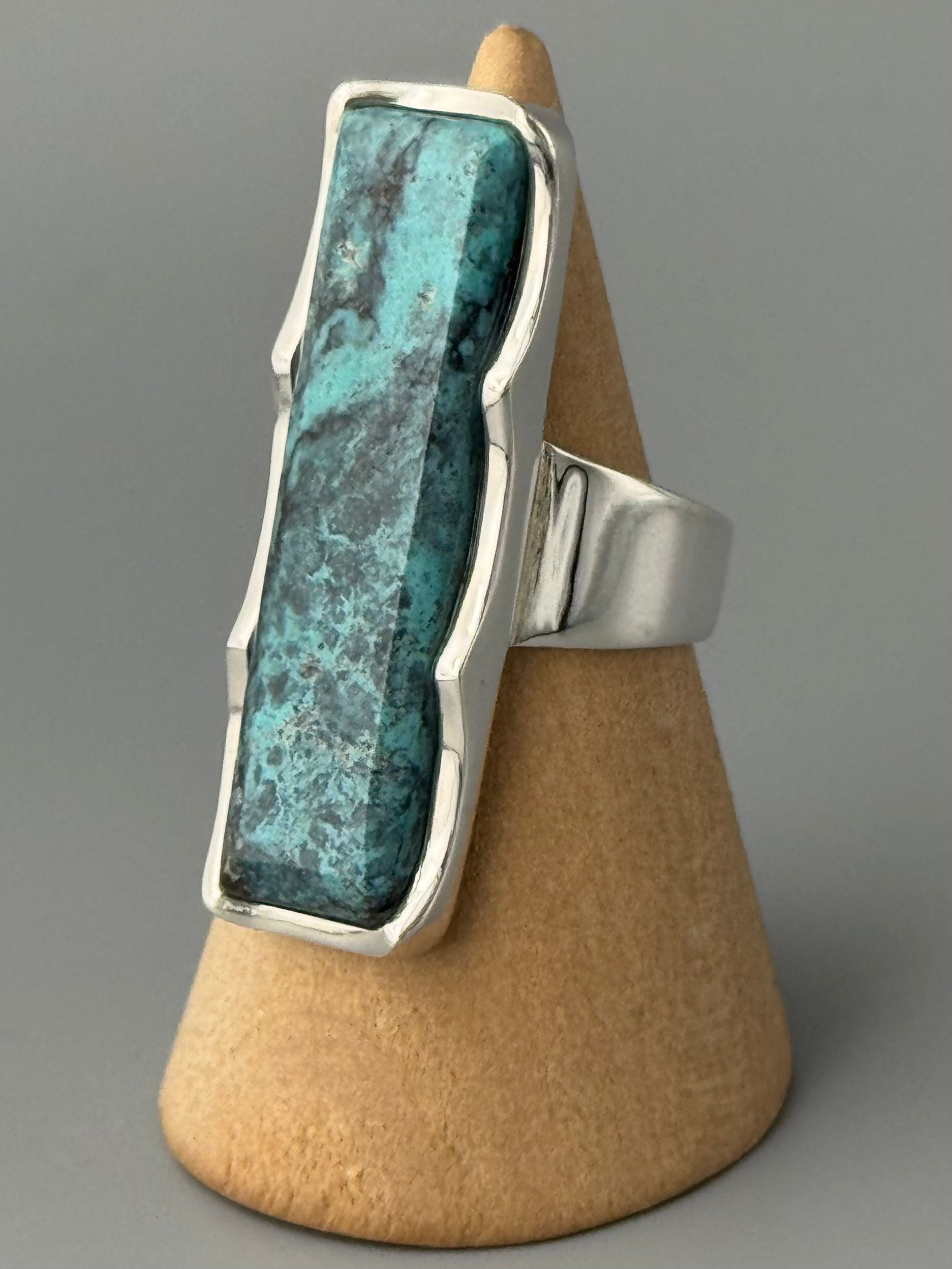 •TURQUOISE - TOWER• scalloped bezel silver ring (size 8)