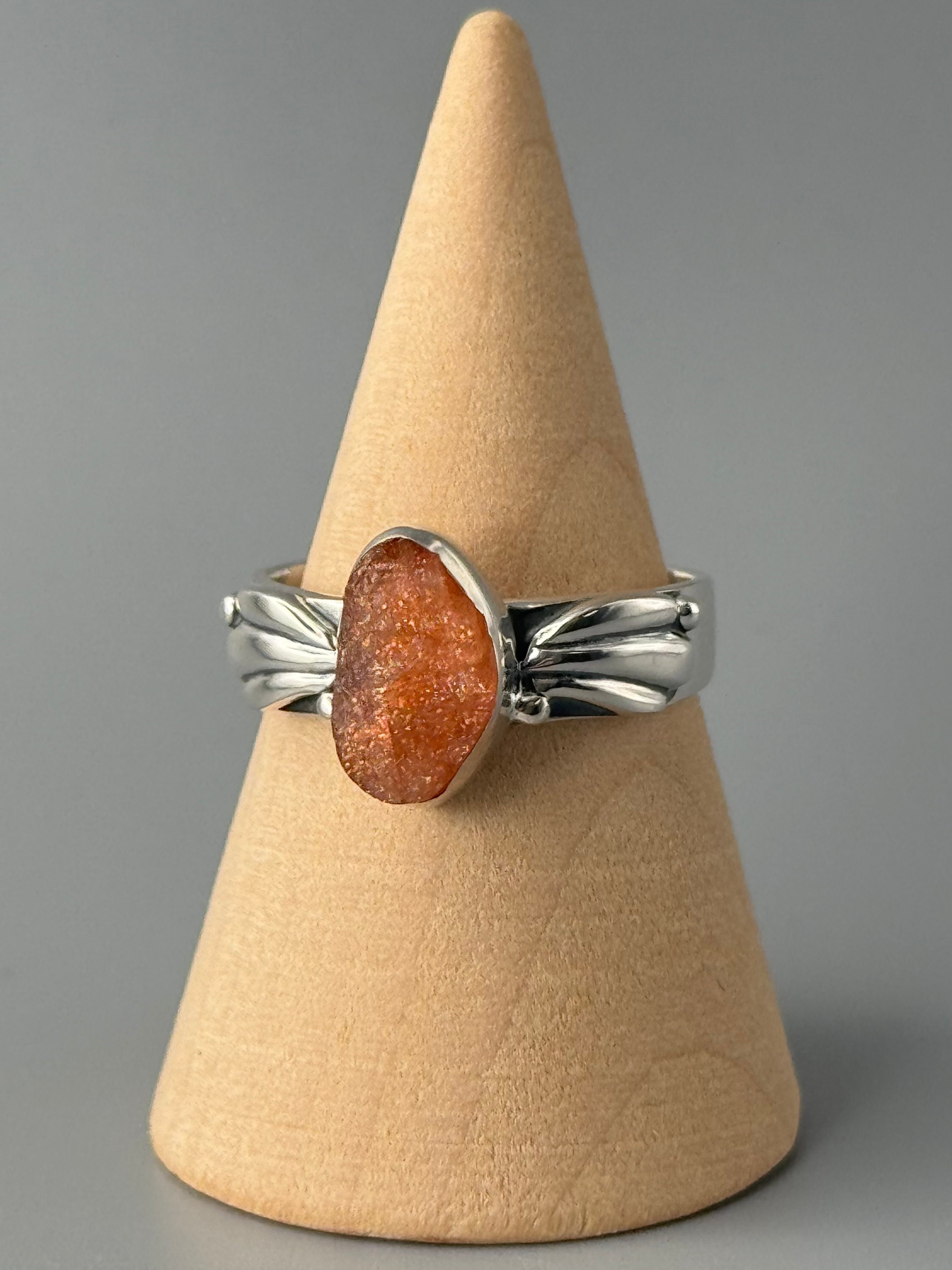 •SUNSTONE - ANTHER• decorative band silver ring (various sizes)