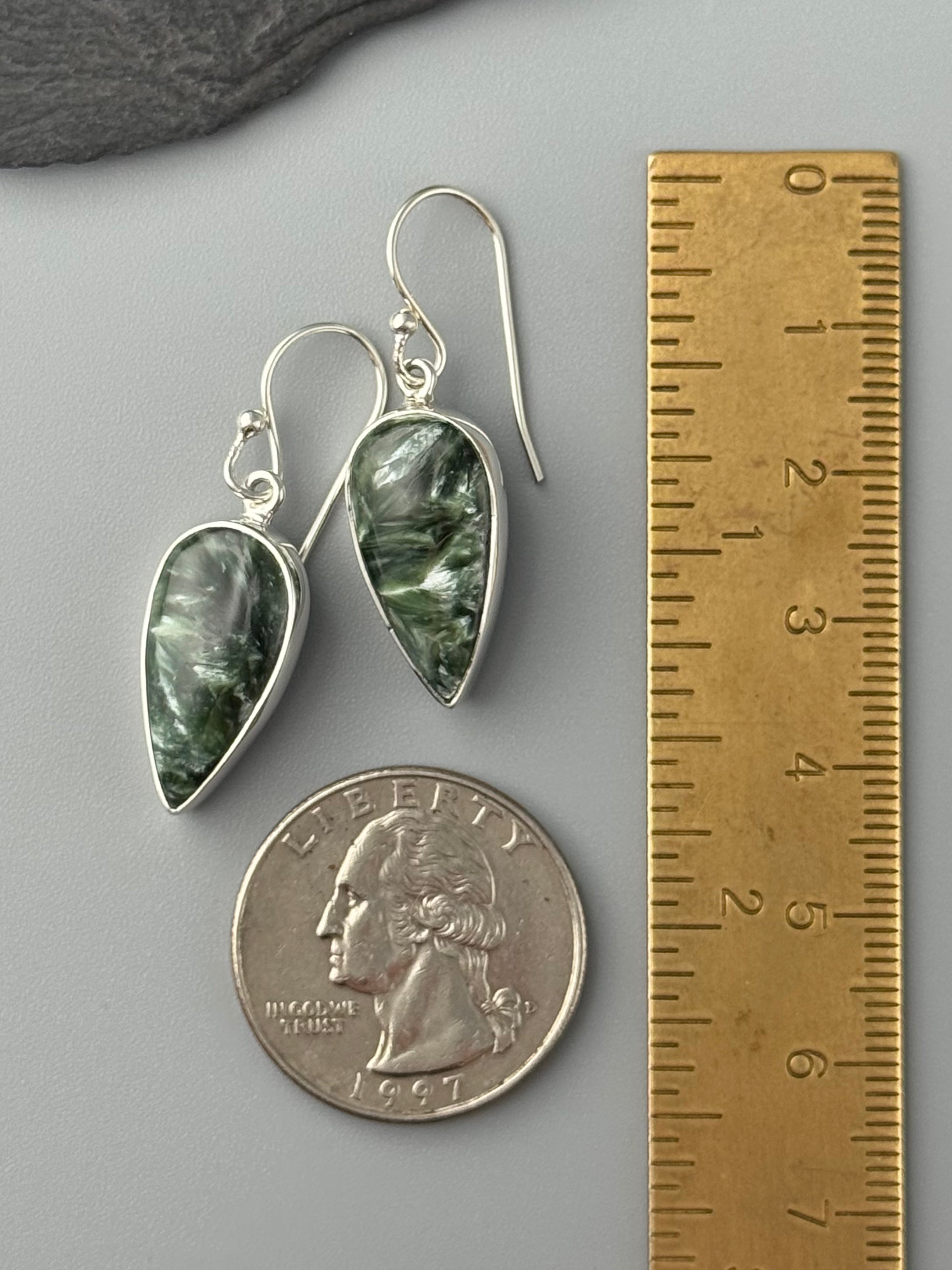 •SERAPHINITE - SPEAR TEAR• silver dangle earrings
