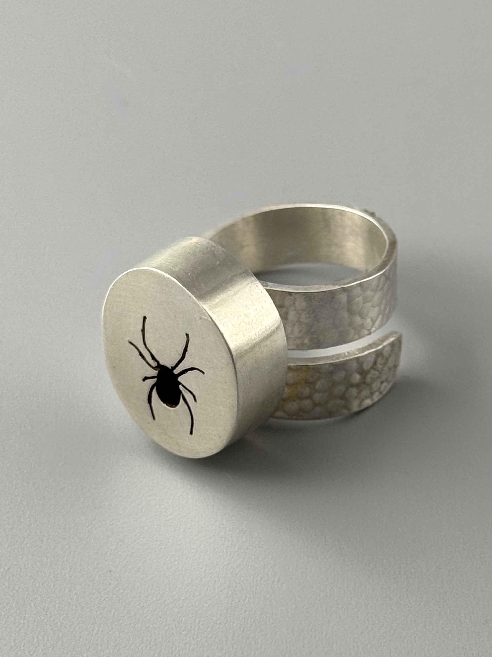 •WIDOW - SMALL• silver spider shadowbox adjustable ring