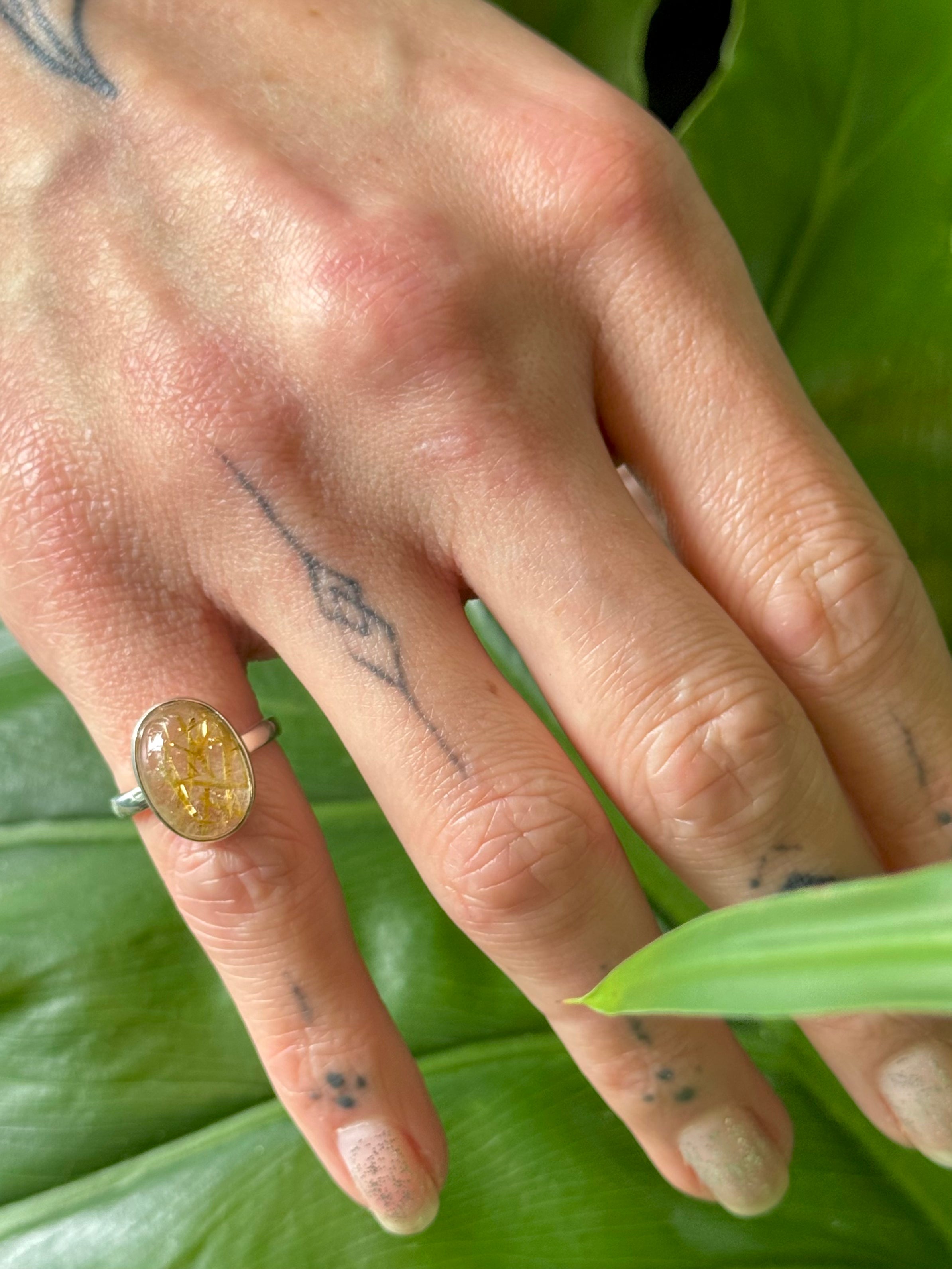 •RUTILATED QUARTZ - OVAL• silver ring (size 6.25)