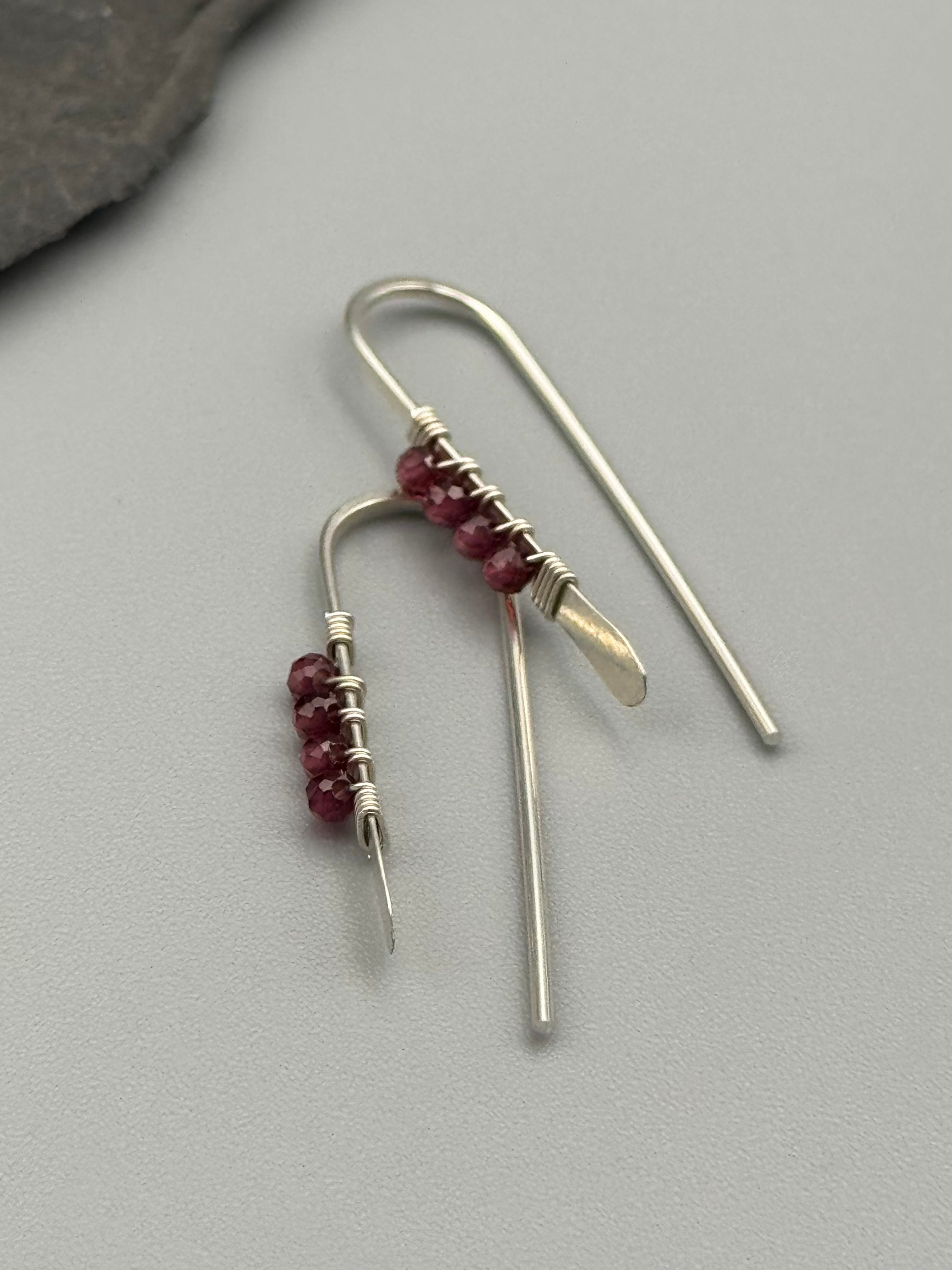 •PETITE THREADER• garnet + silver earrings