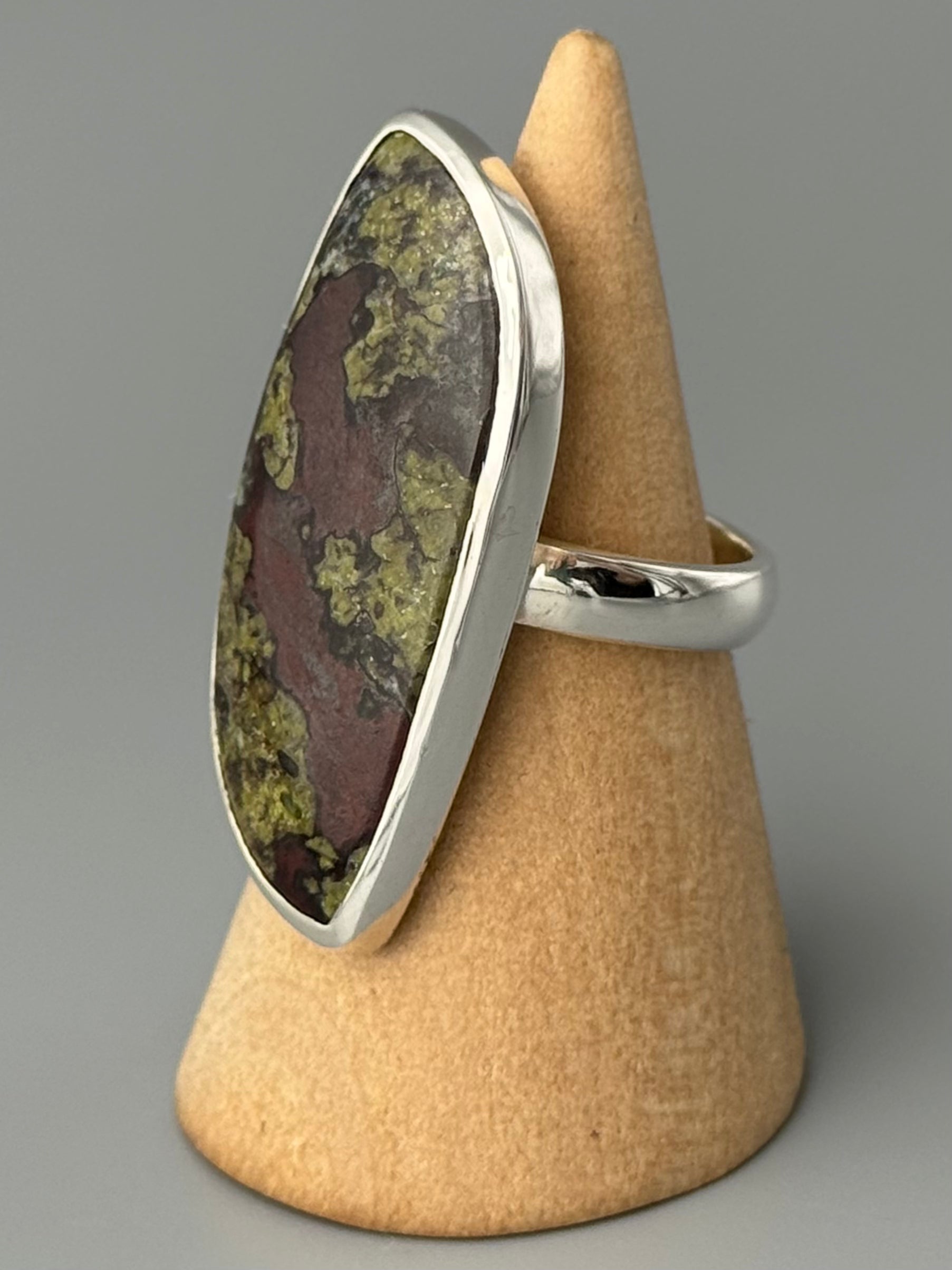 •DRAGON'S BLOOD JASPER - POD• simple bezel silver ring (size 7)