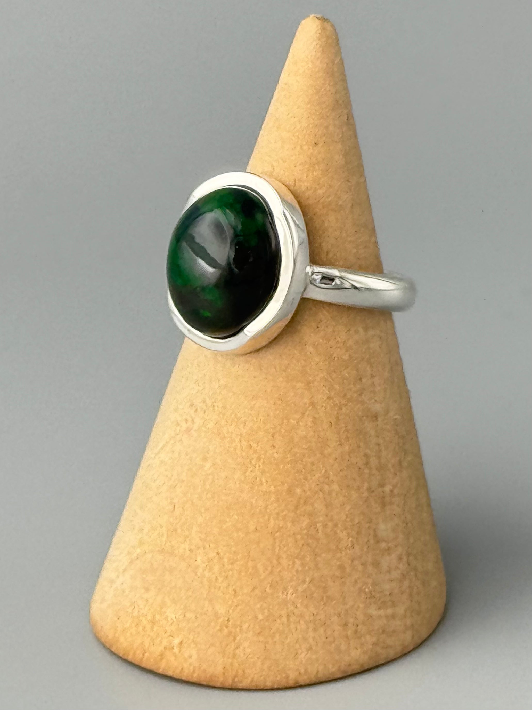 •ETHIOPIAN OPAL - OVAL• scalloped bezel silver ring (size 5.75)