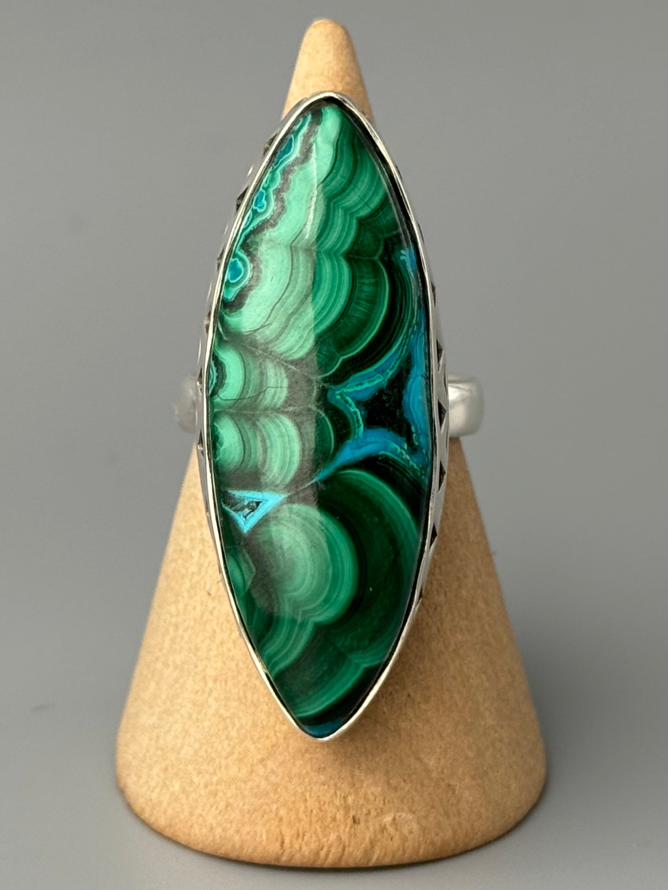•MALACHITE - EYE• zig zag bezel silver ring (size 7.75)