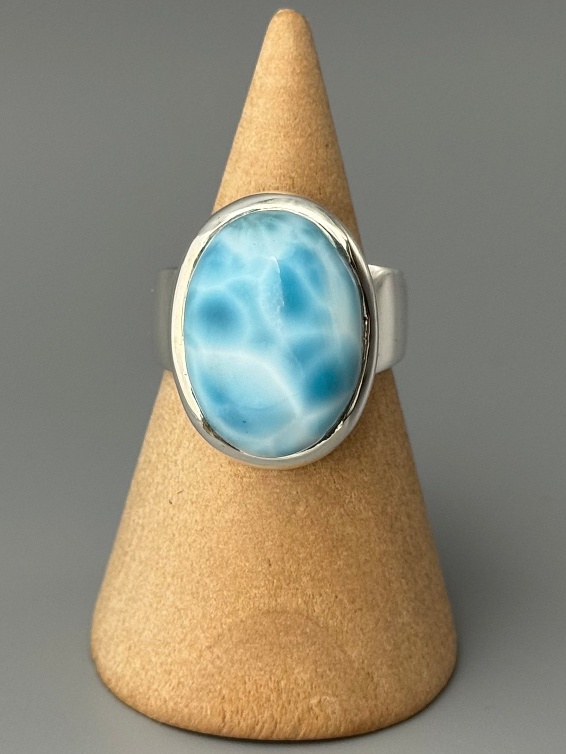 •LARIMAR - OVAL• scalloped bezel silver ring (size 7)