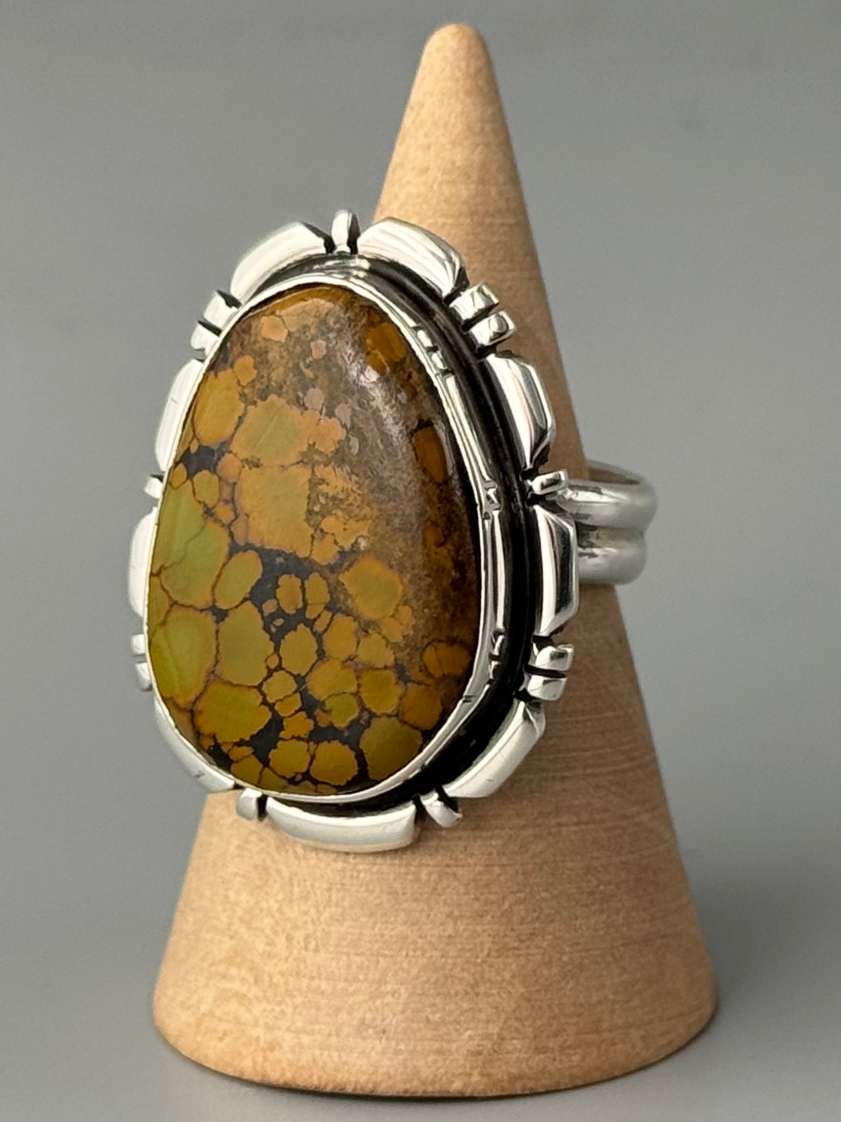 •BLACKJACK TURQUOISE - MOUNTAIN FEATHERS• Navajo adjustable silver ring