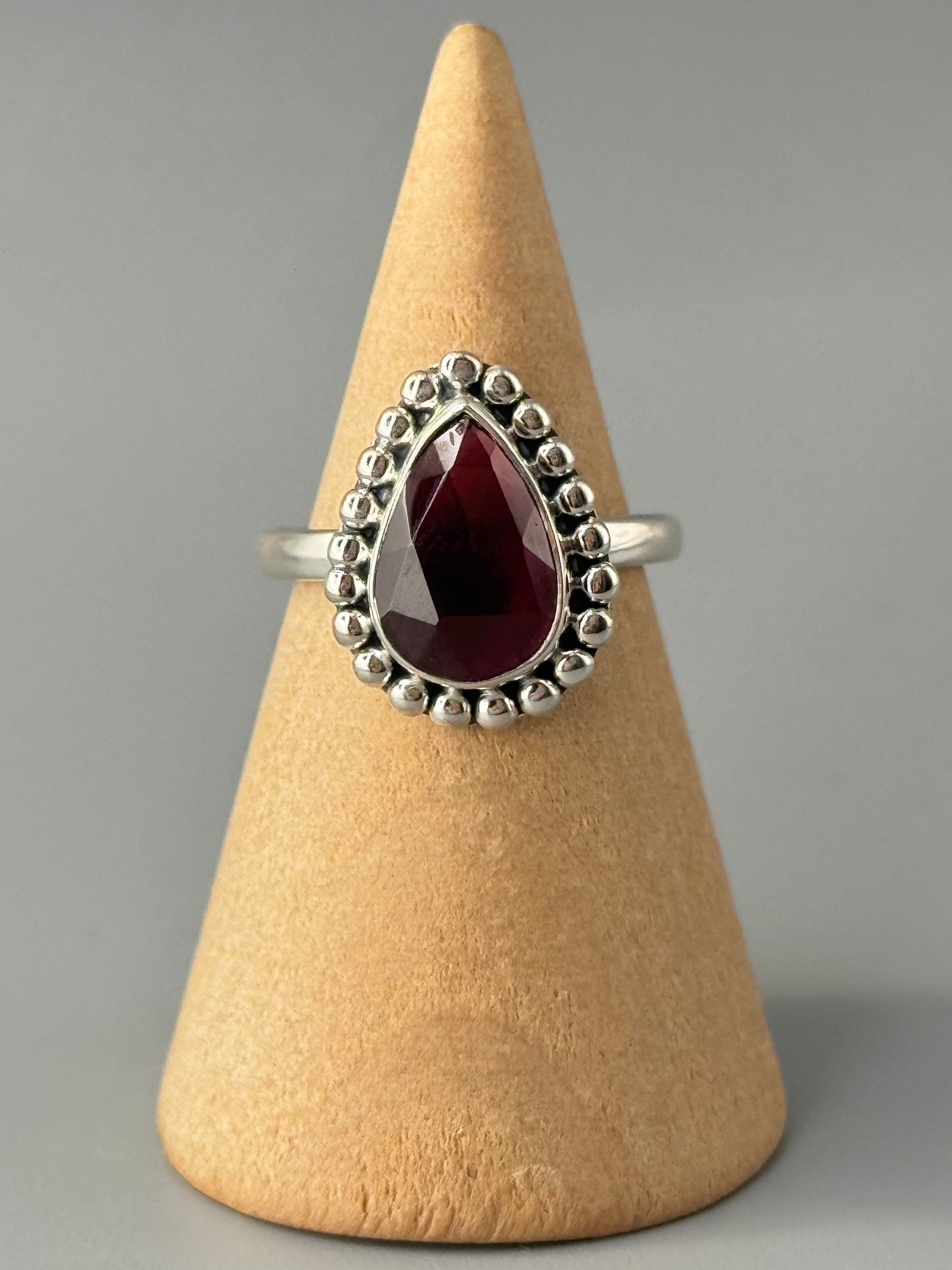 •GARNET - BELLIS• sterling silver ring (size 7)