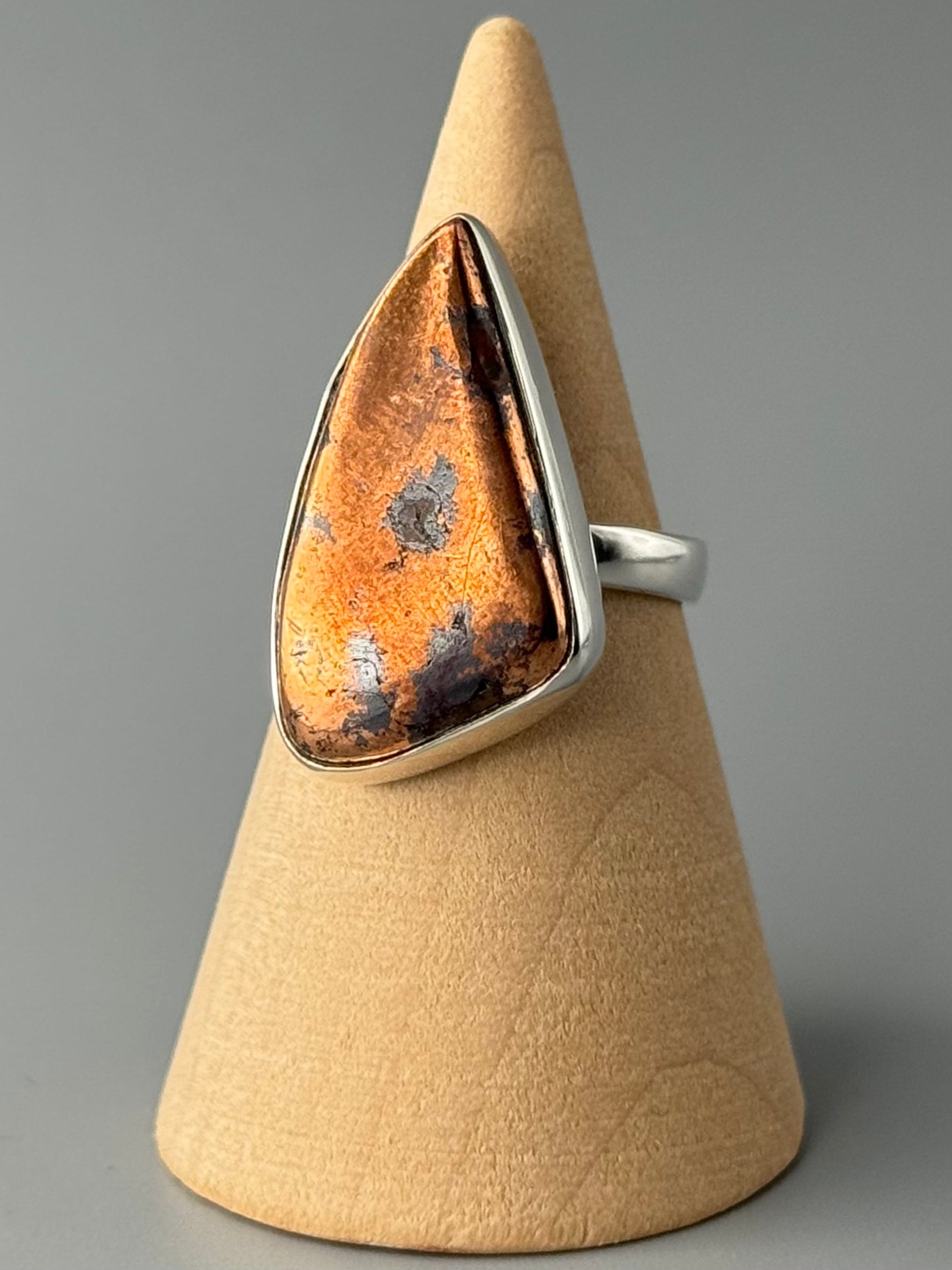 •COPPER IN MATRIX - FREEFORM• simple bezel silver ring (size 6)