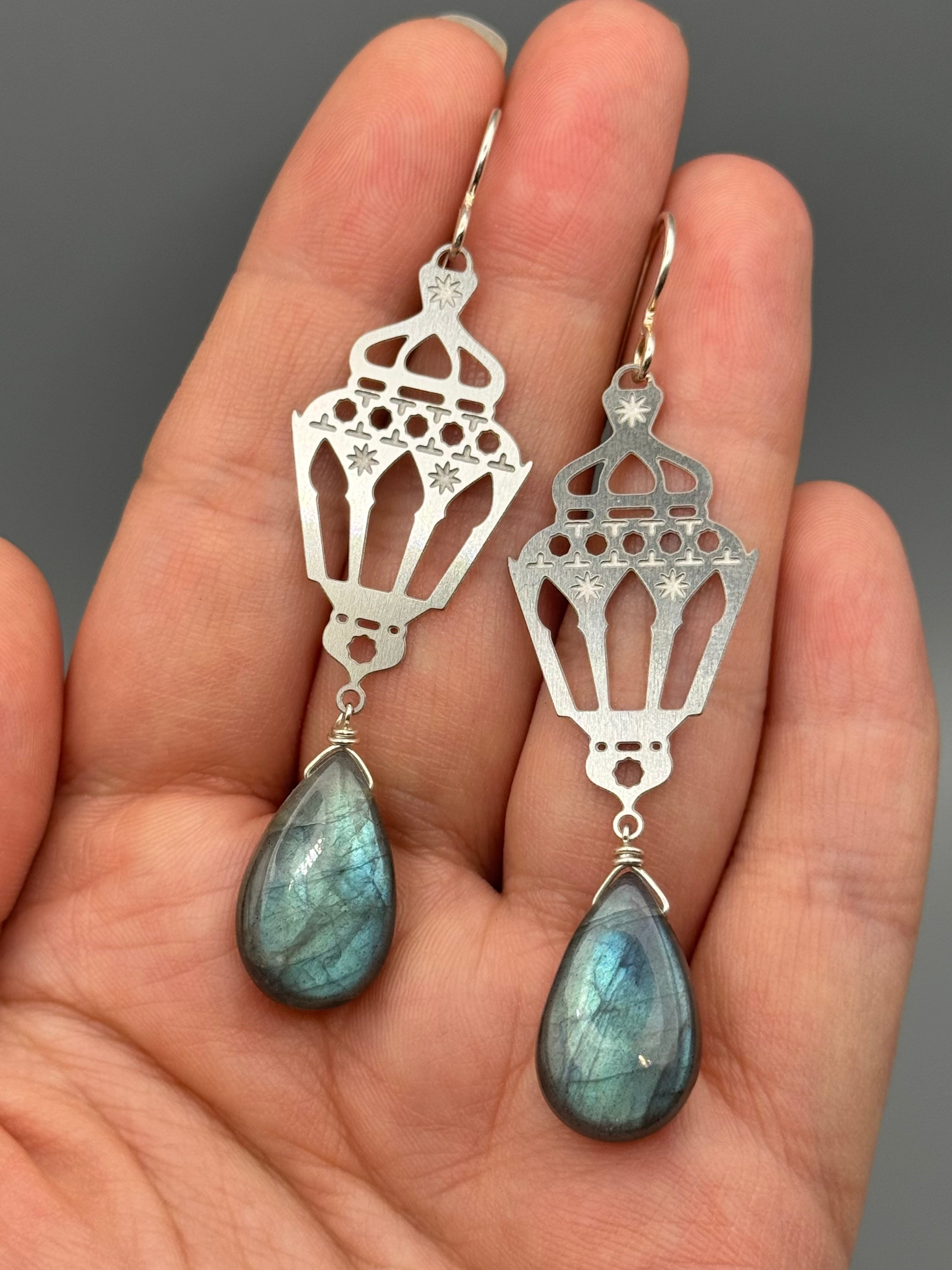 •LANTERN LIGHT• labradorite + silver earrings