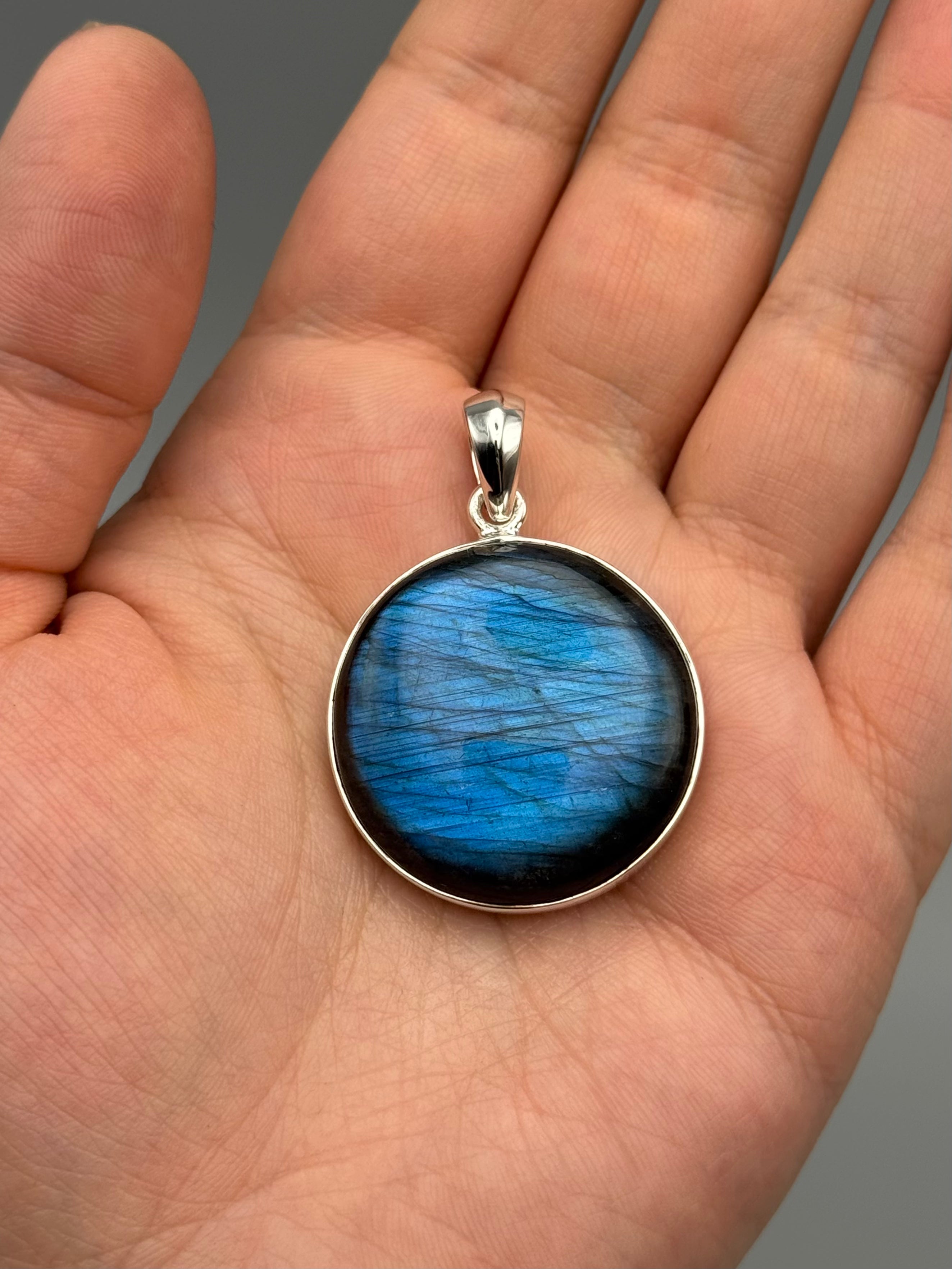 •LABRADORITE - ROUND• sterling silver pendant