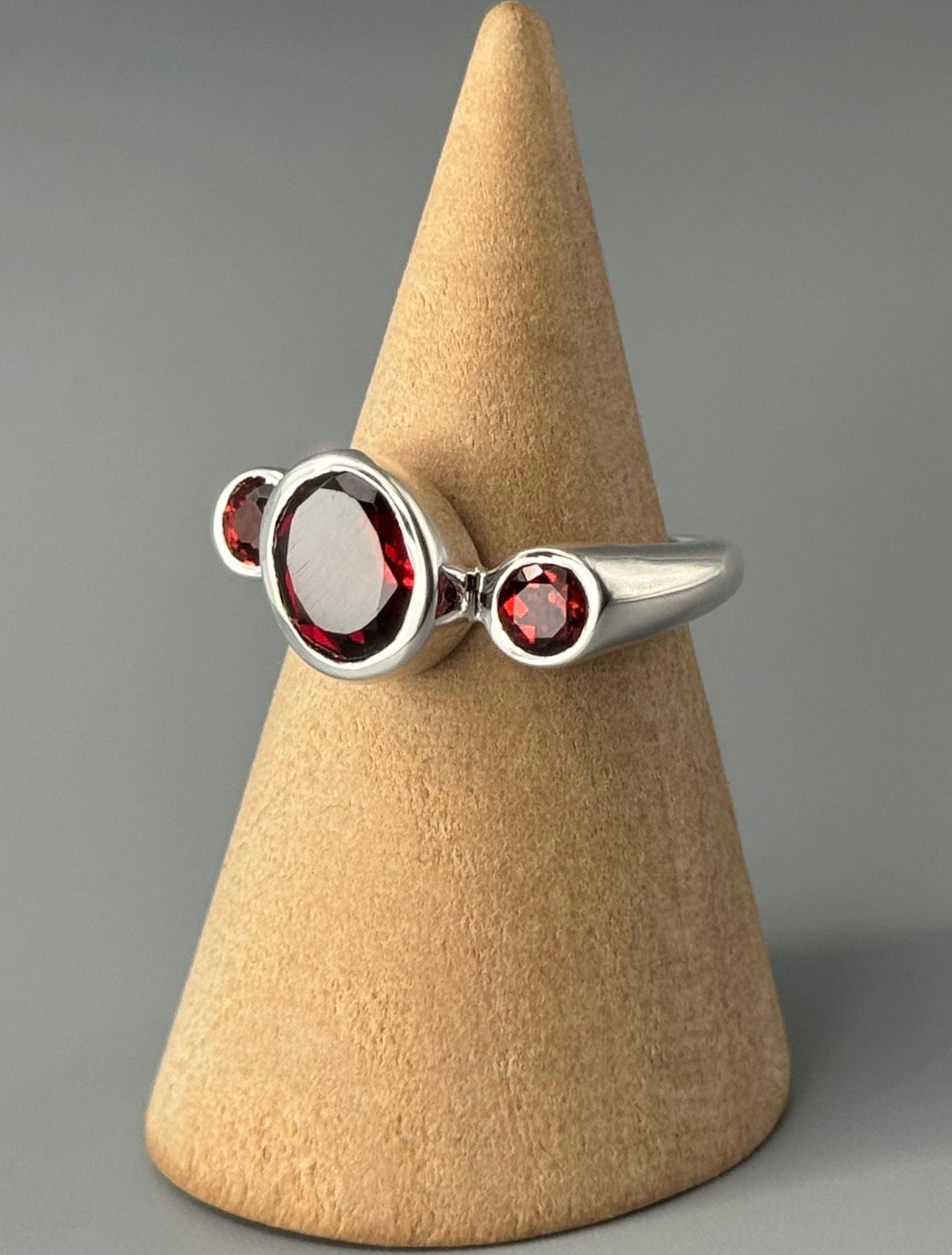•GARNET - ITALIC• sterling silver ring (various sizes)