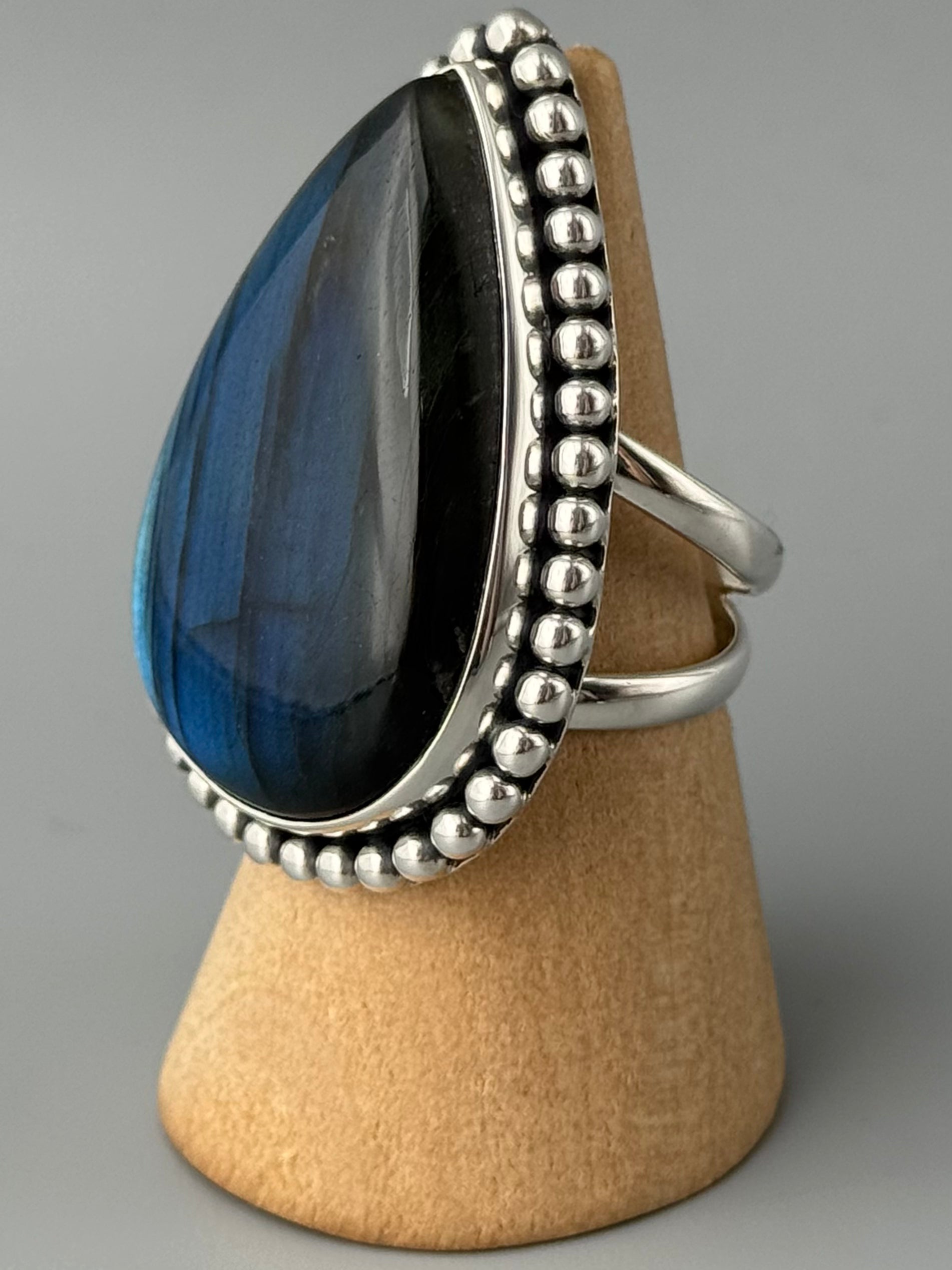 •LABRADORITE - TEAR• split band silver ring (size 8)