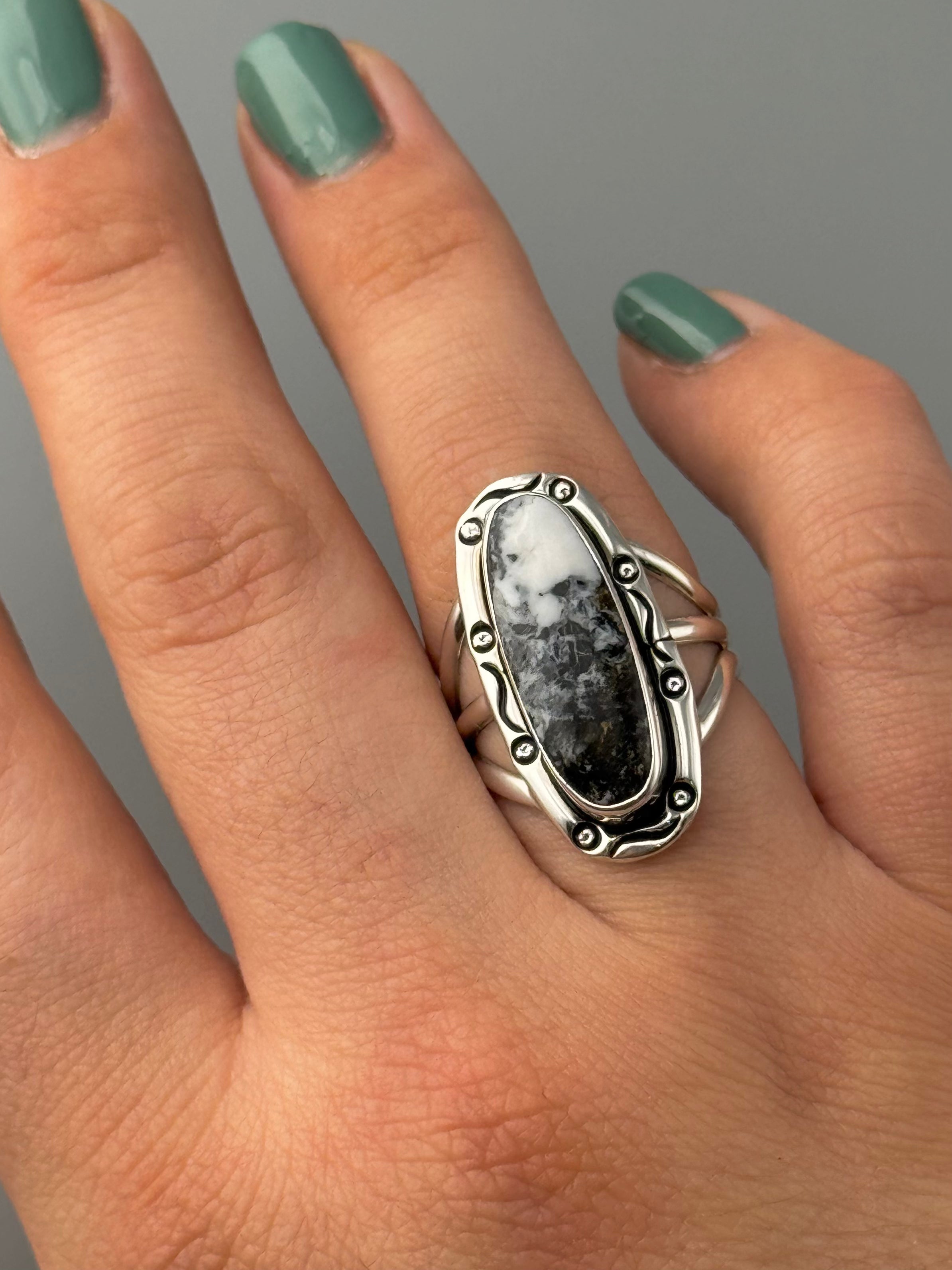 •WHITE BUFFALO TURQUOISE - SMUDGE• Navajo silver ring (size 7.5)