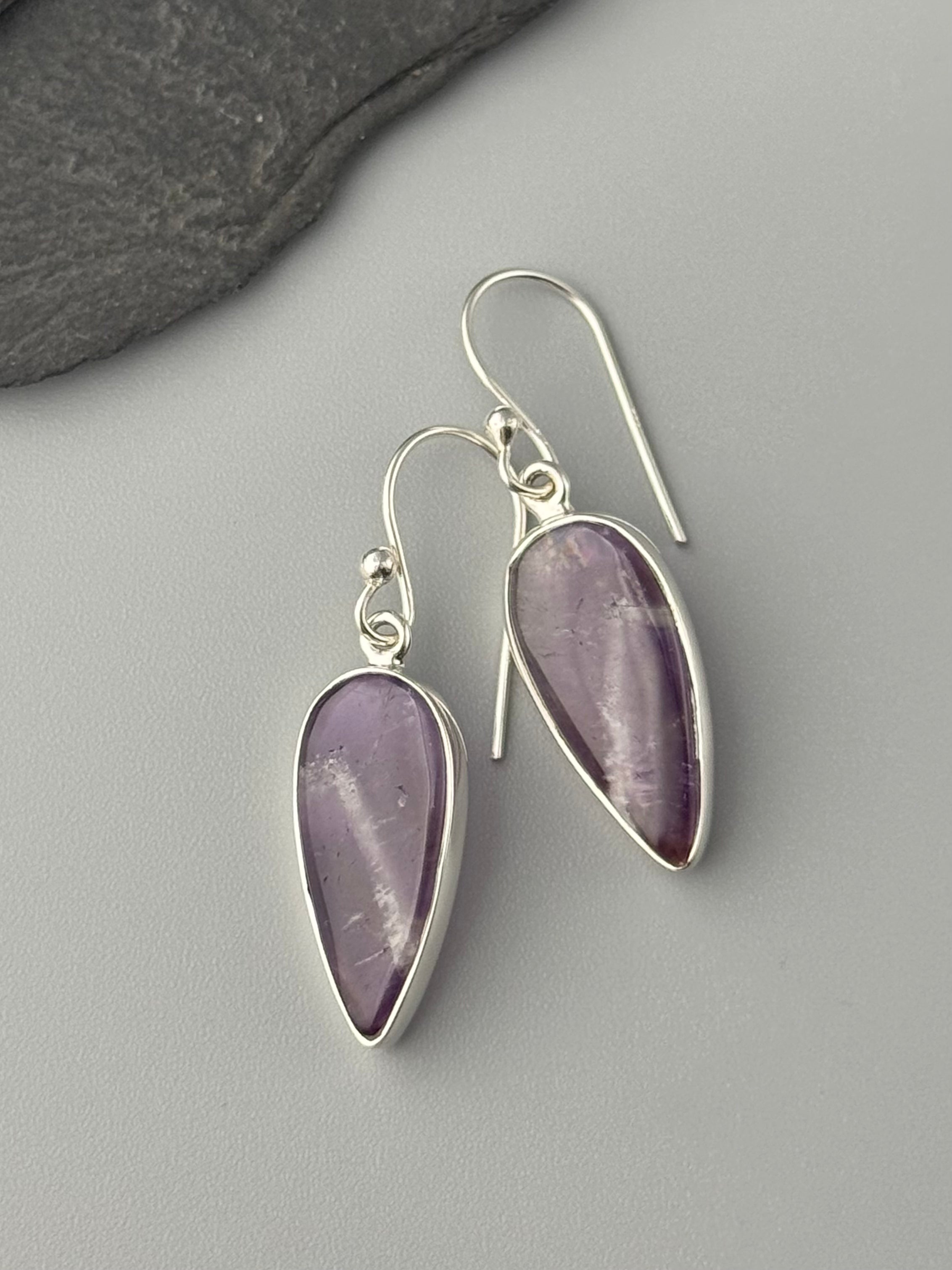 •CHEVRON AMETHYST - SPEAR TEAR• silver dangle earrings