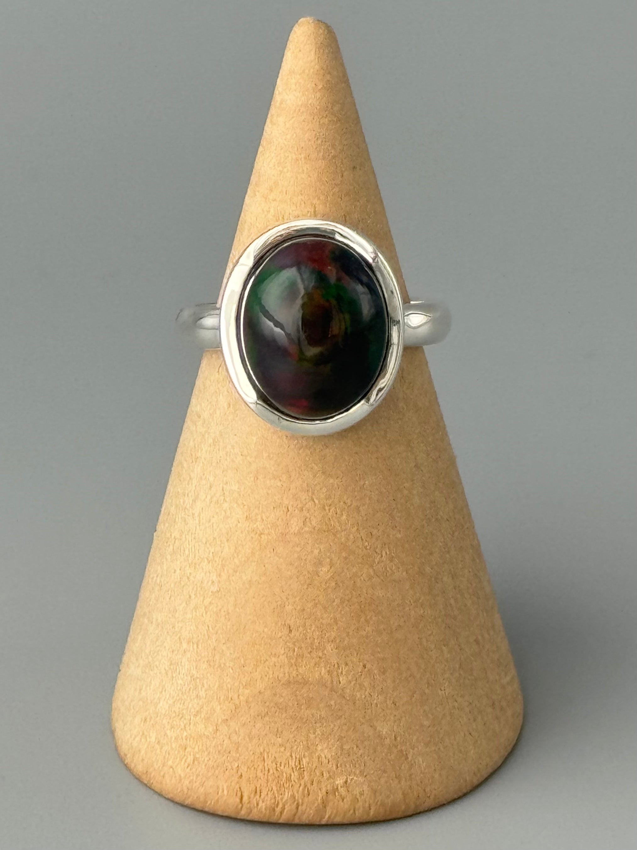 •ETHIOPIAN OPAL - OVAL• scalloped bezel silver ring (size 5.75)