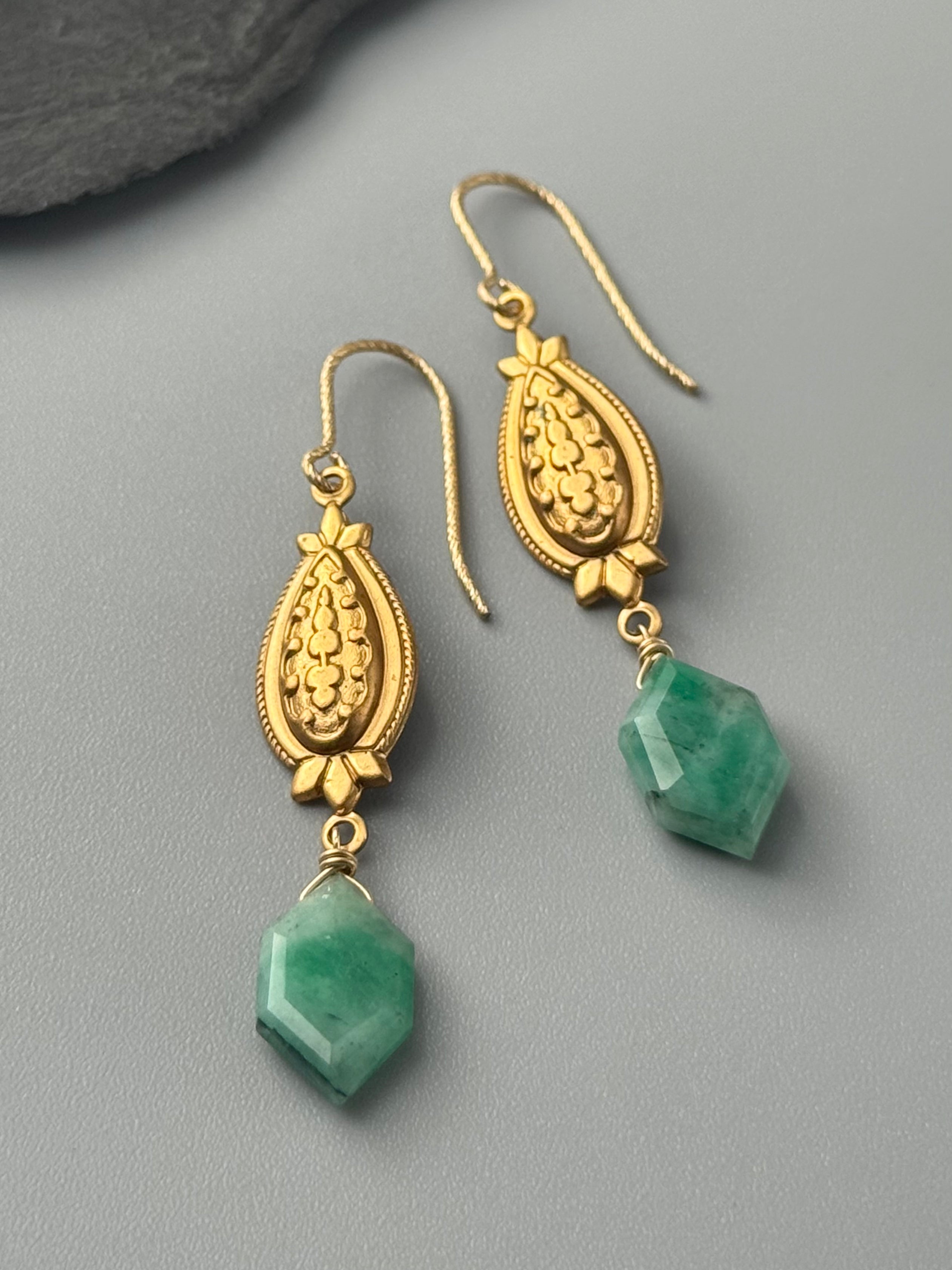 •CONTESSA• emerald + gold earrings