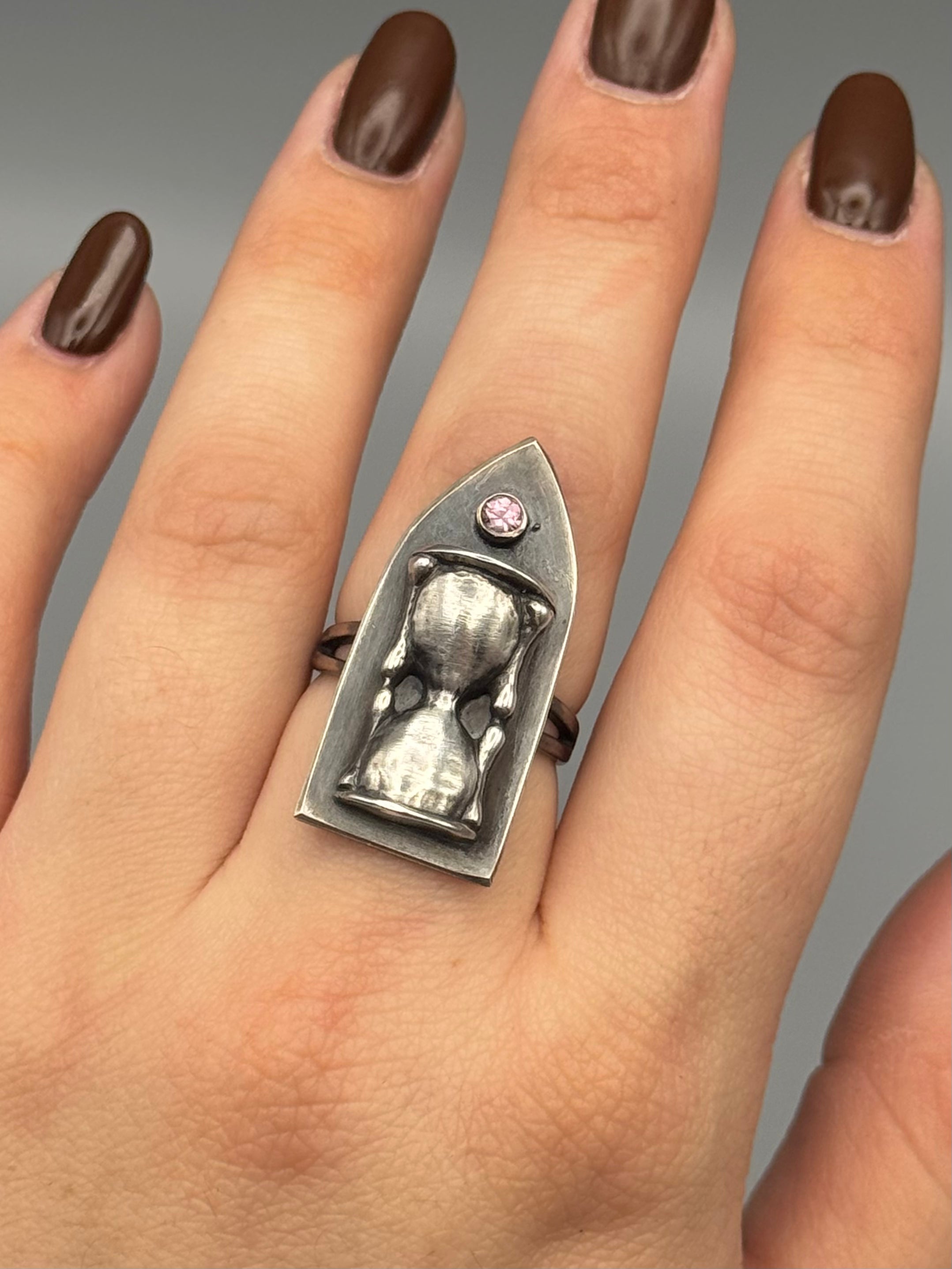 •HOURGLASS• pink sapphire + silver ring (size 8)