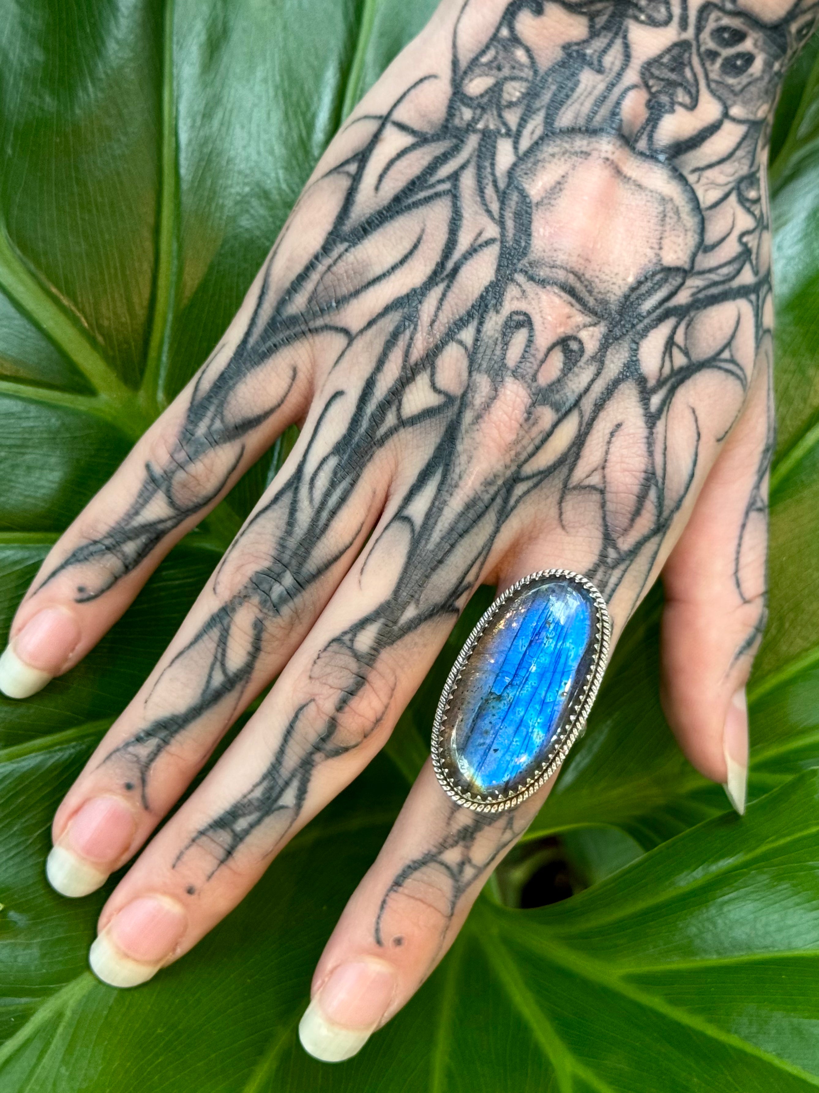 •LABRADORITE - OVAL• serrated bezel silver ring (size 8.75)