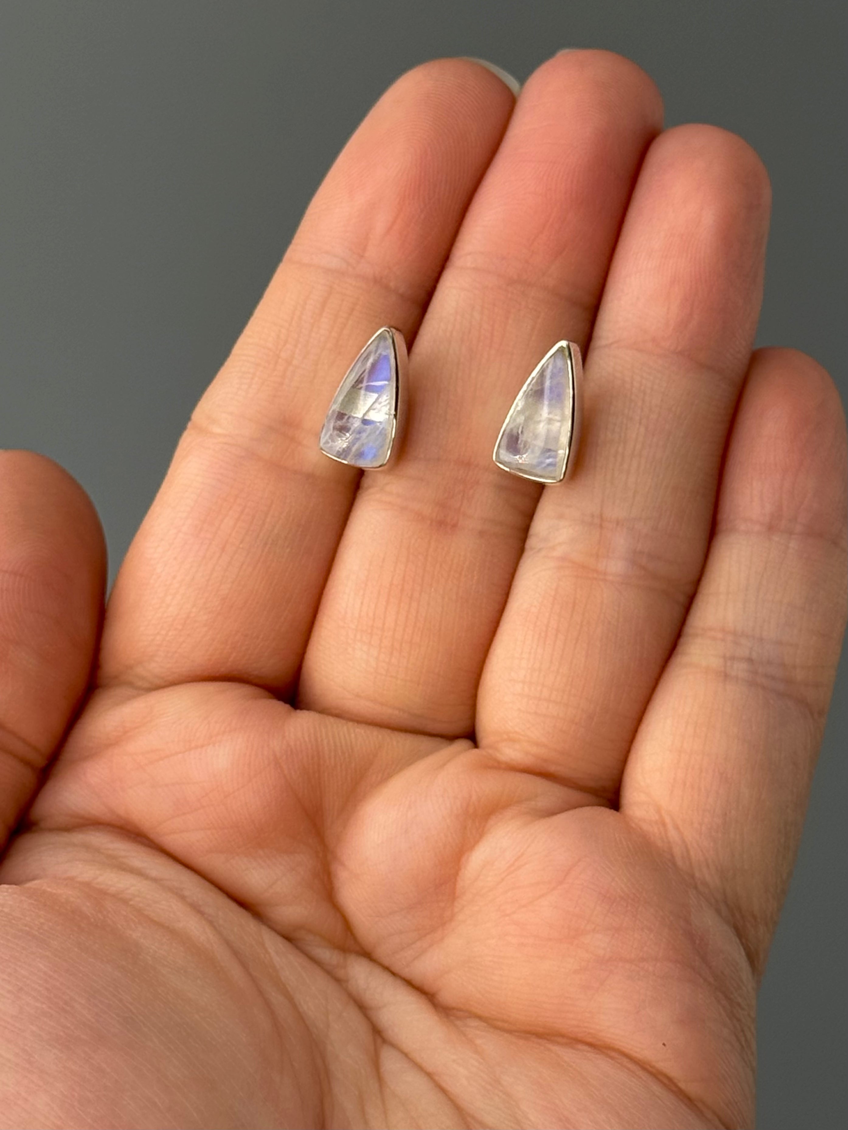 •RAINBOW MOONSTONE - FANG• silver bezel set stud earrings