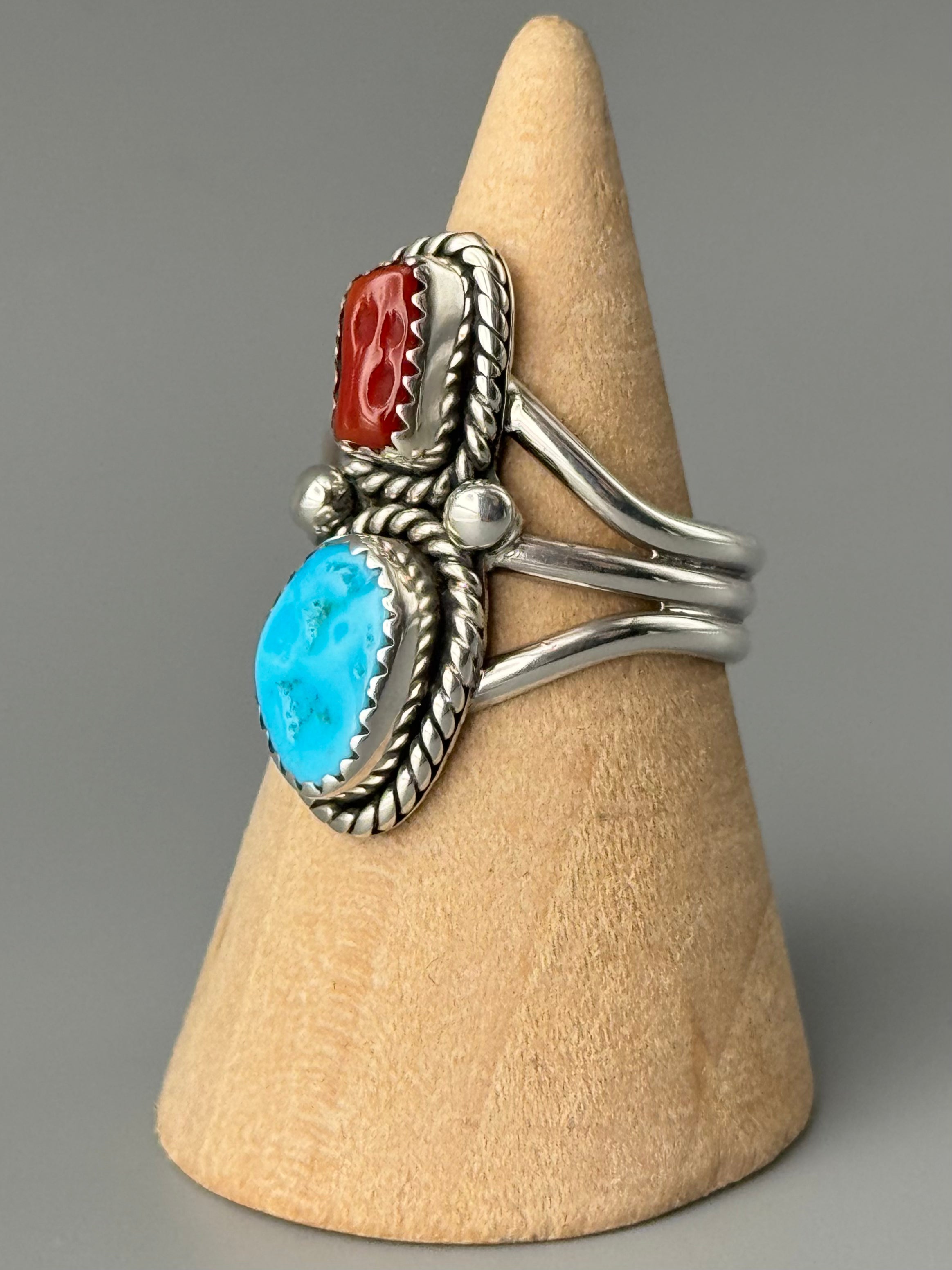 •KINGMAN TURQUOISE & CORAL - NAAKI• Navajo silver ring (size 8.25)