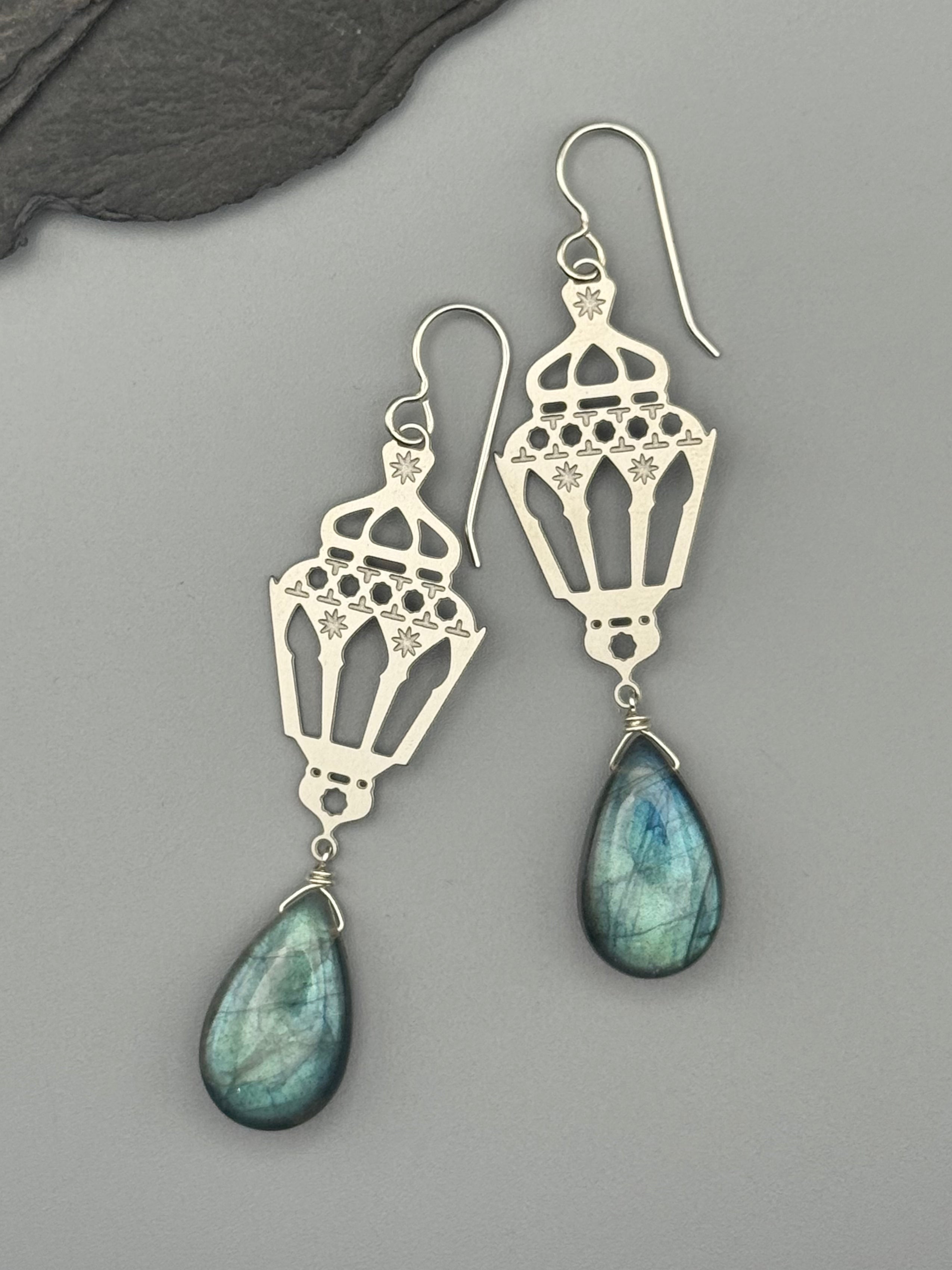 •LANTERN LIGHT• labradorite + silver earrings