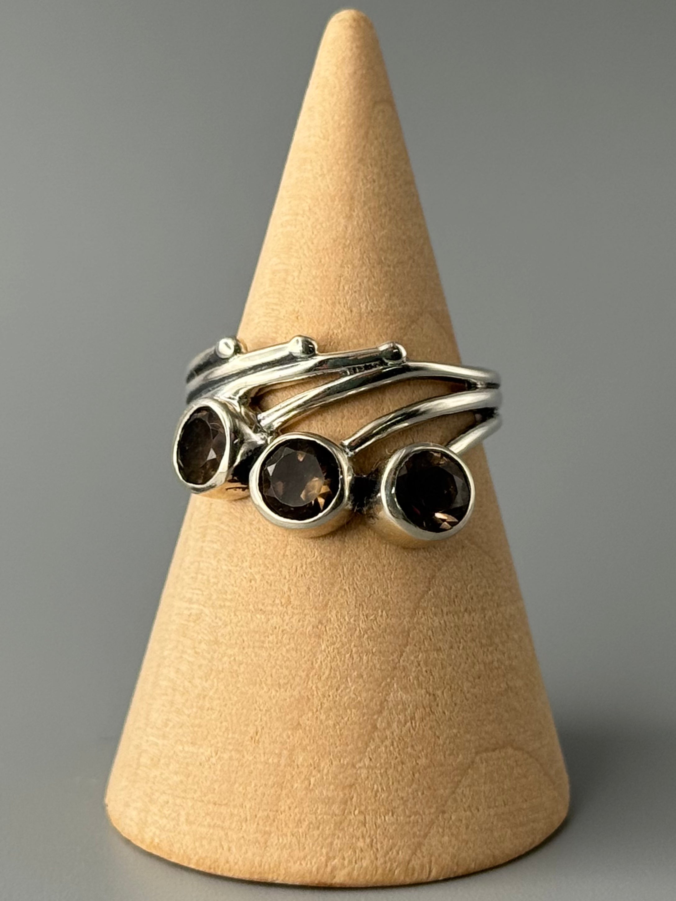 •FACETED SMOKY QUARTZ - VINE RIPE• split band silver ring (various sizes)