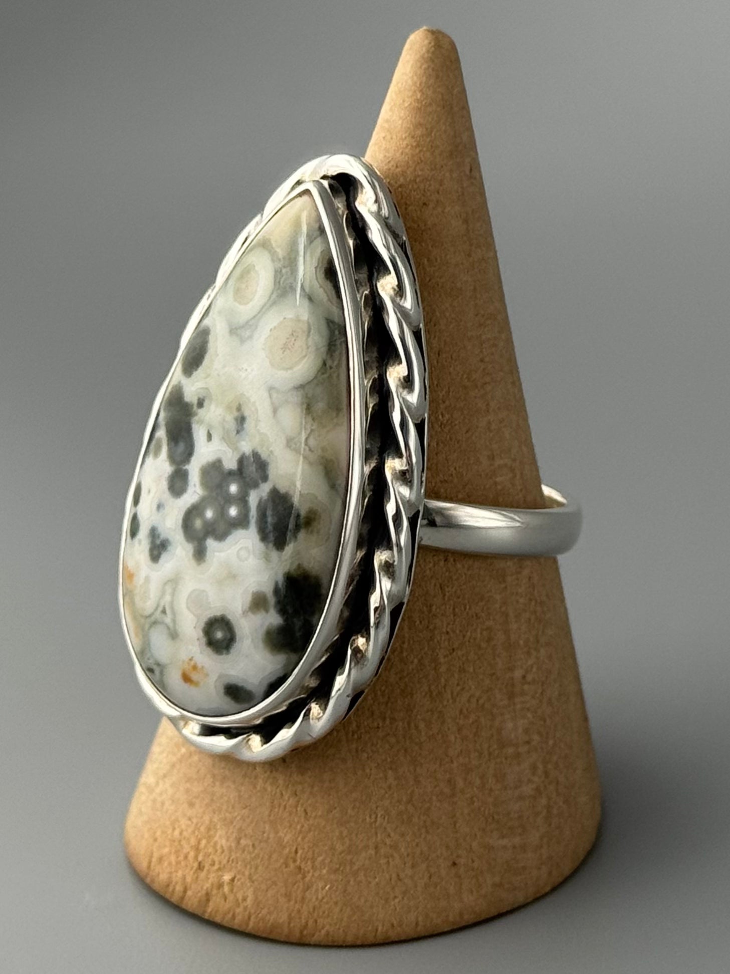 •OCEAN JASPER - TEAR• roped bezel silver ring (size 10)